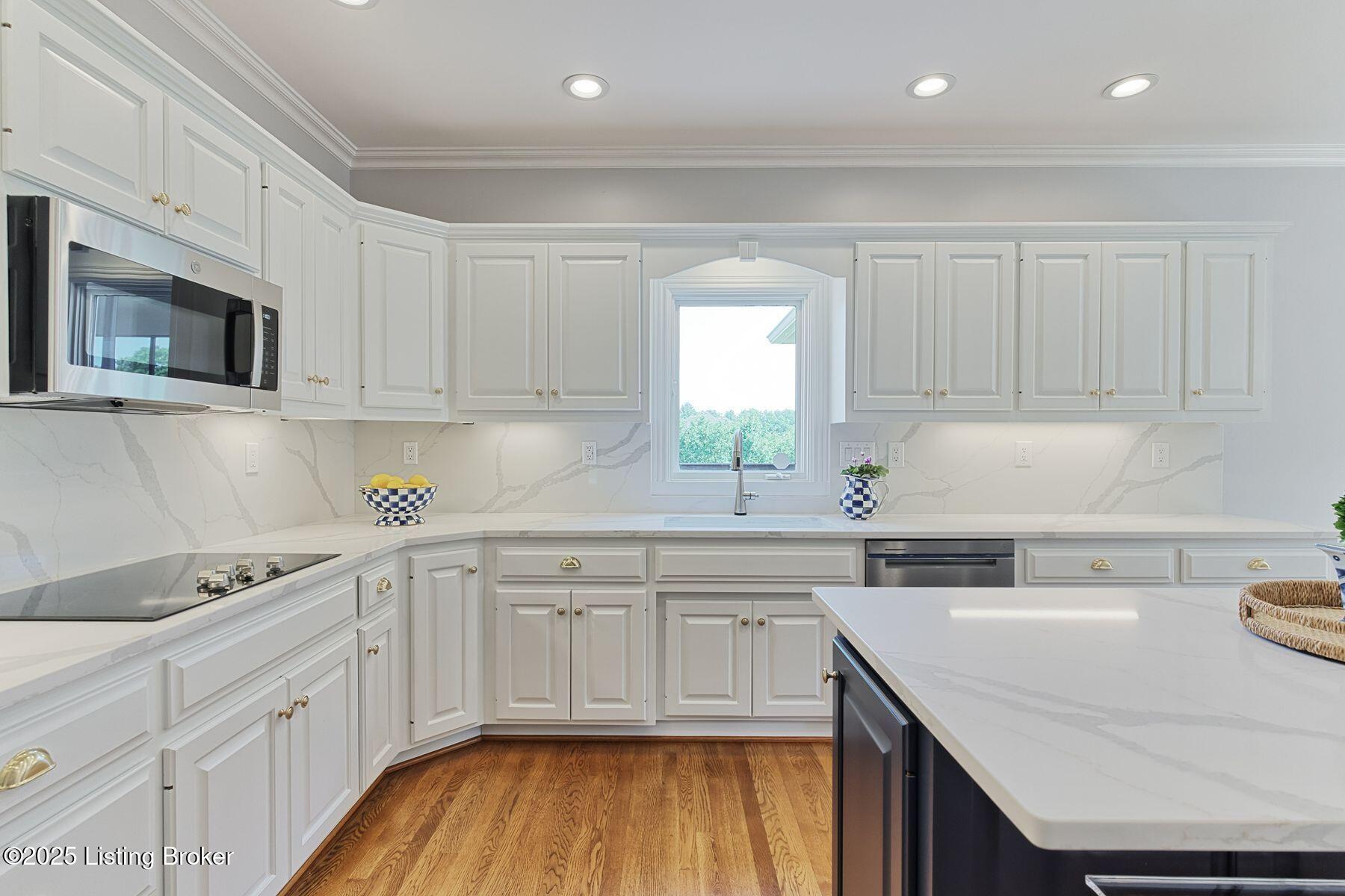 12717 Crestmoor Cir