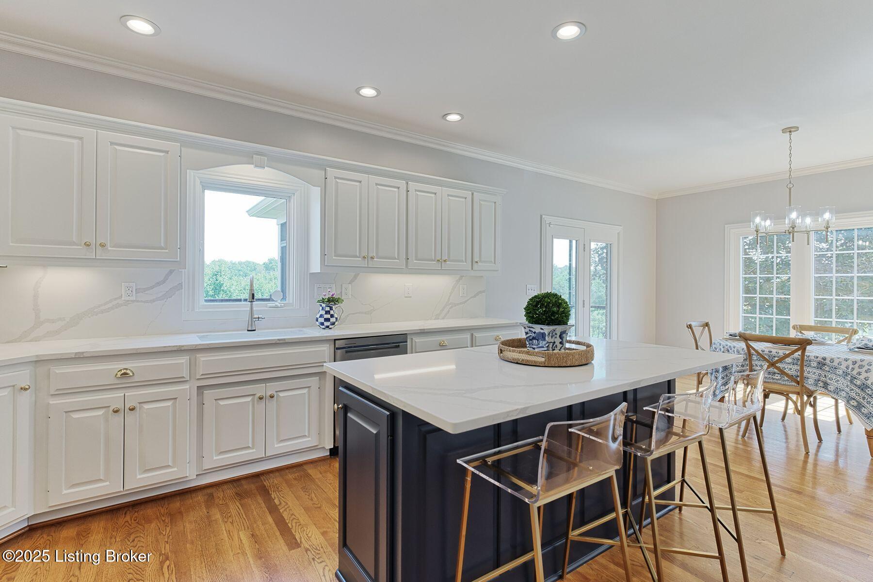 12717 Crestmoor Cir
