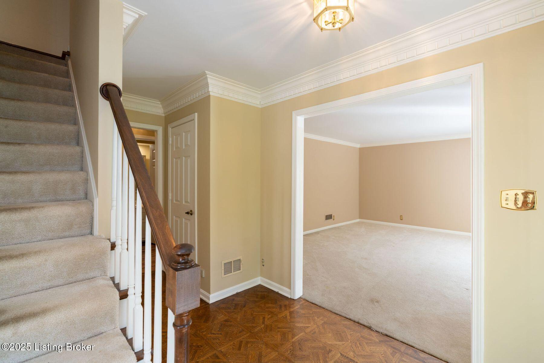 163 Ridgewood Dr