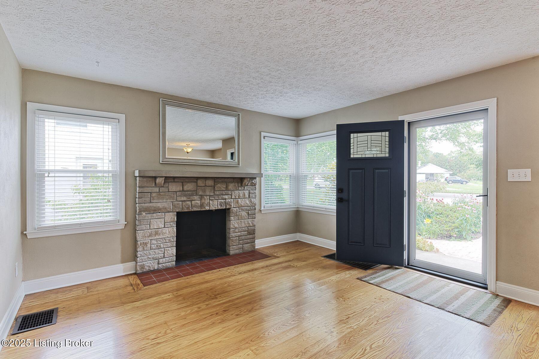 1428 Falcon Dr