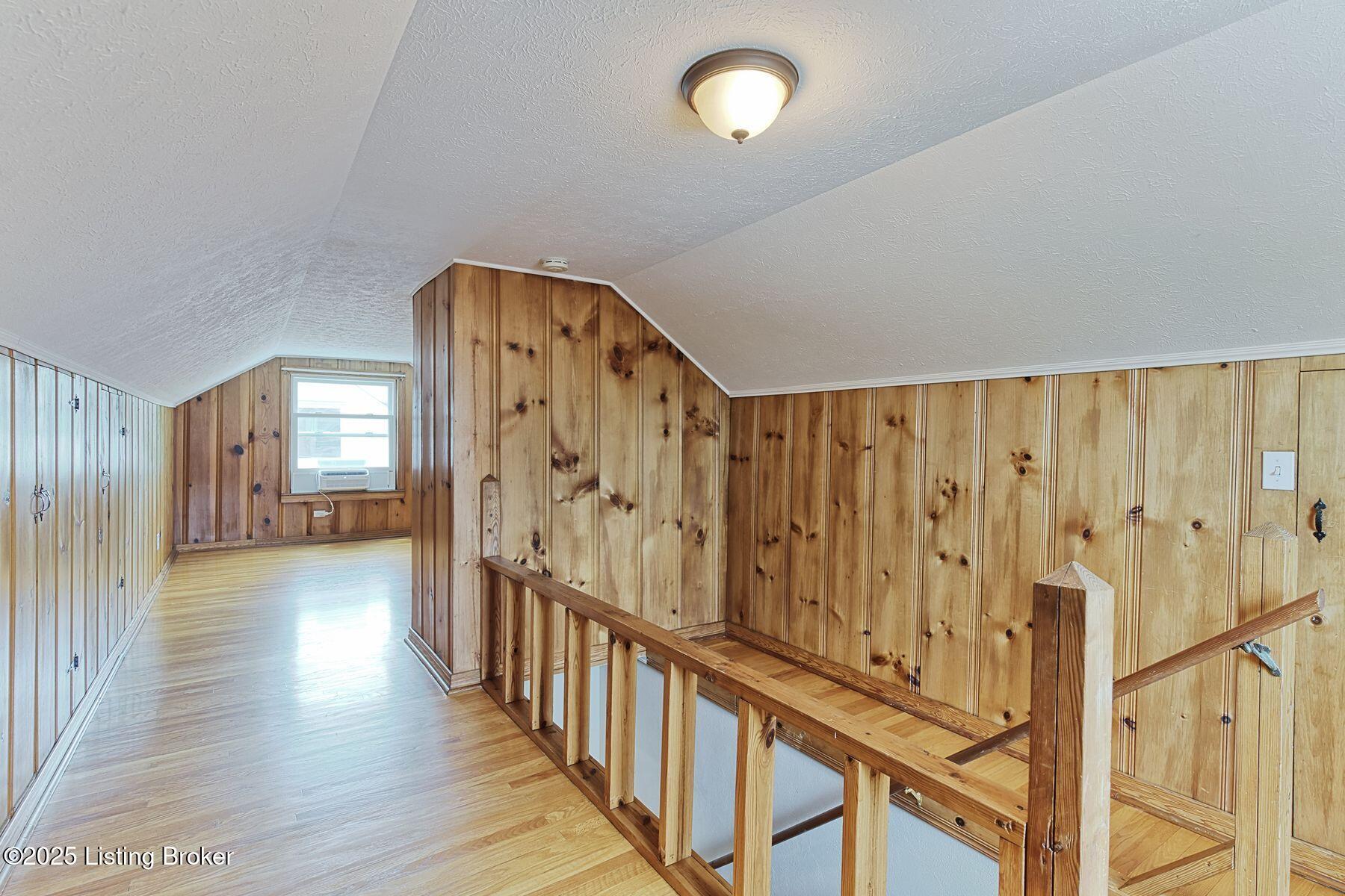 1428 Falcon Dr