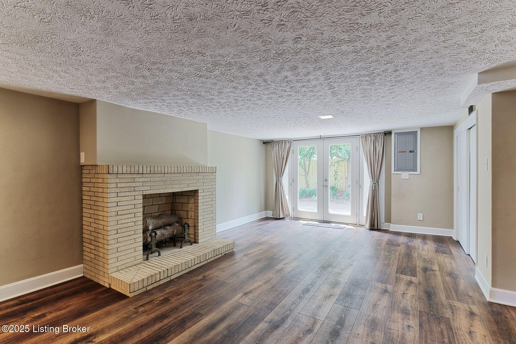 1428 Falcon Dr