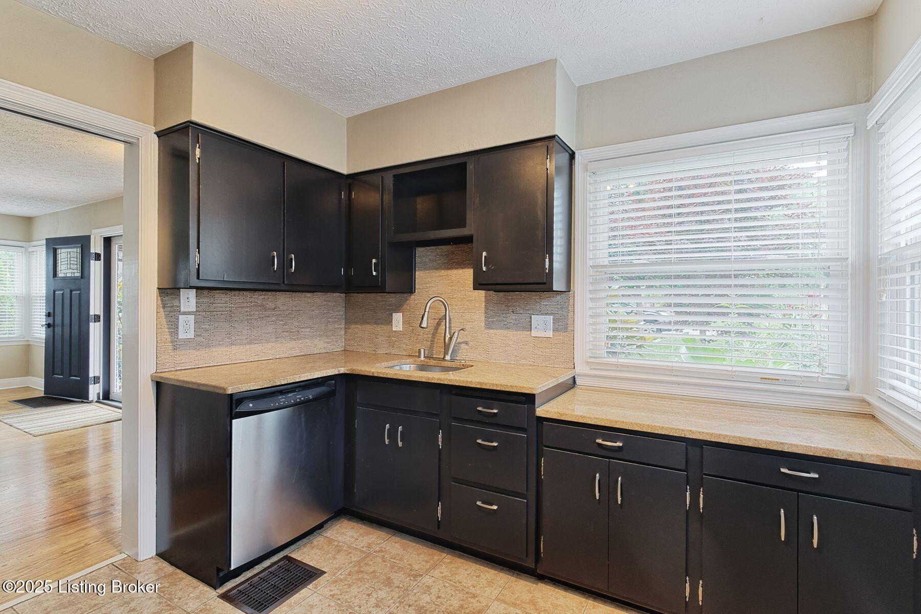 1428 Falcon Dr