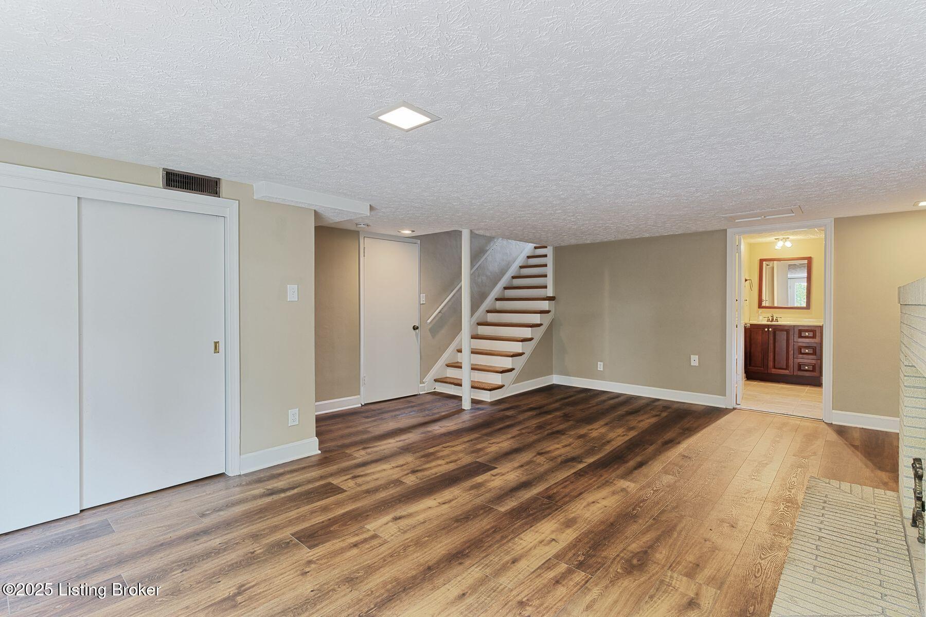 1428 Falcon Dr