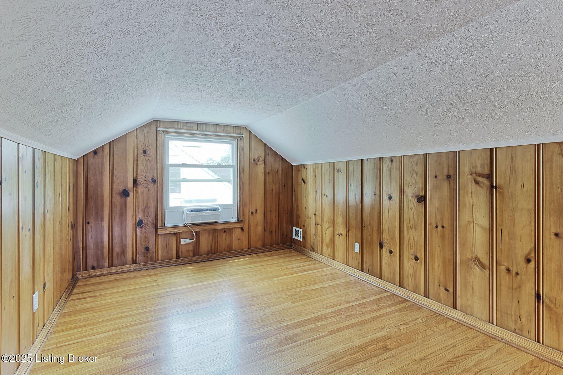 1428 Falcon Dr