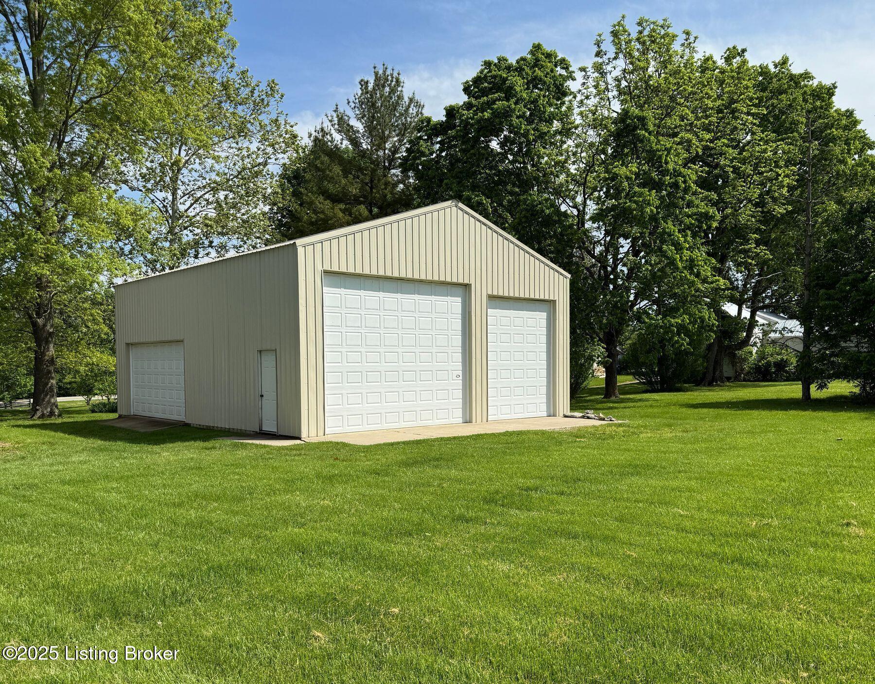 7200 W Hwy 42