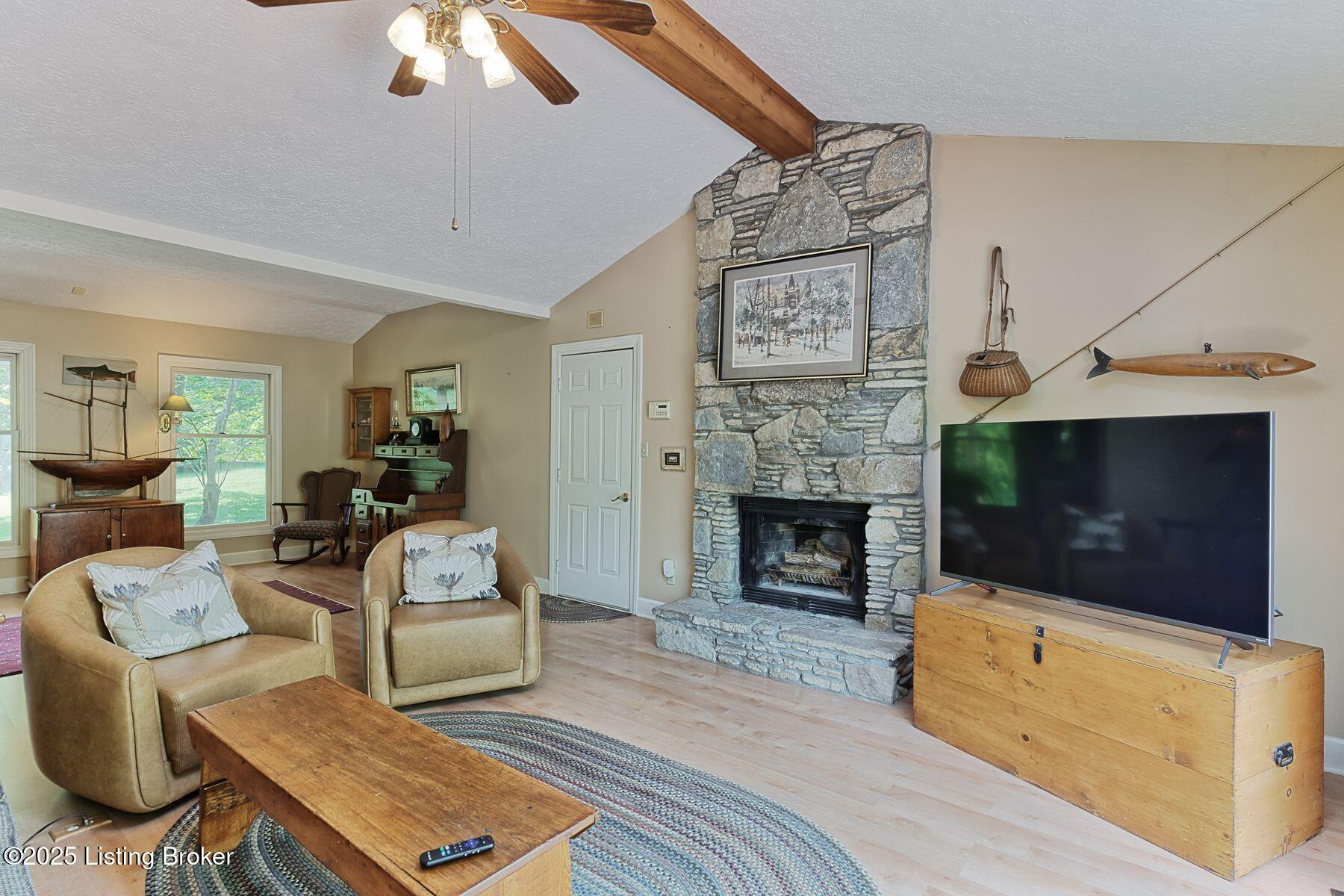 6311 Fible Ln