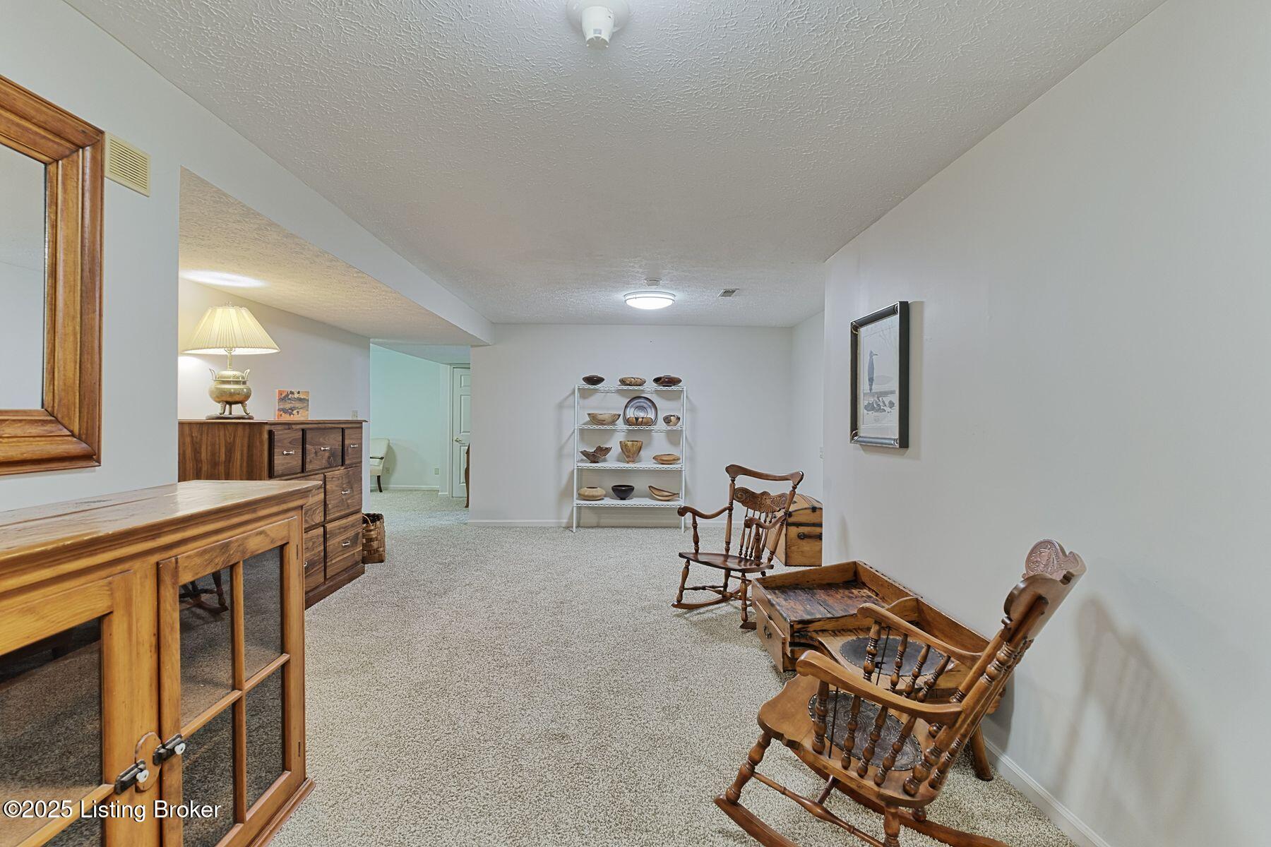 6311 Fible Ln