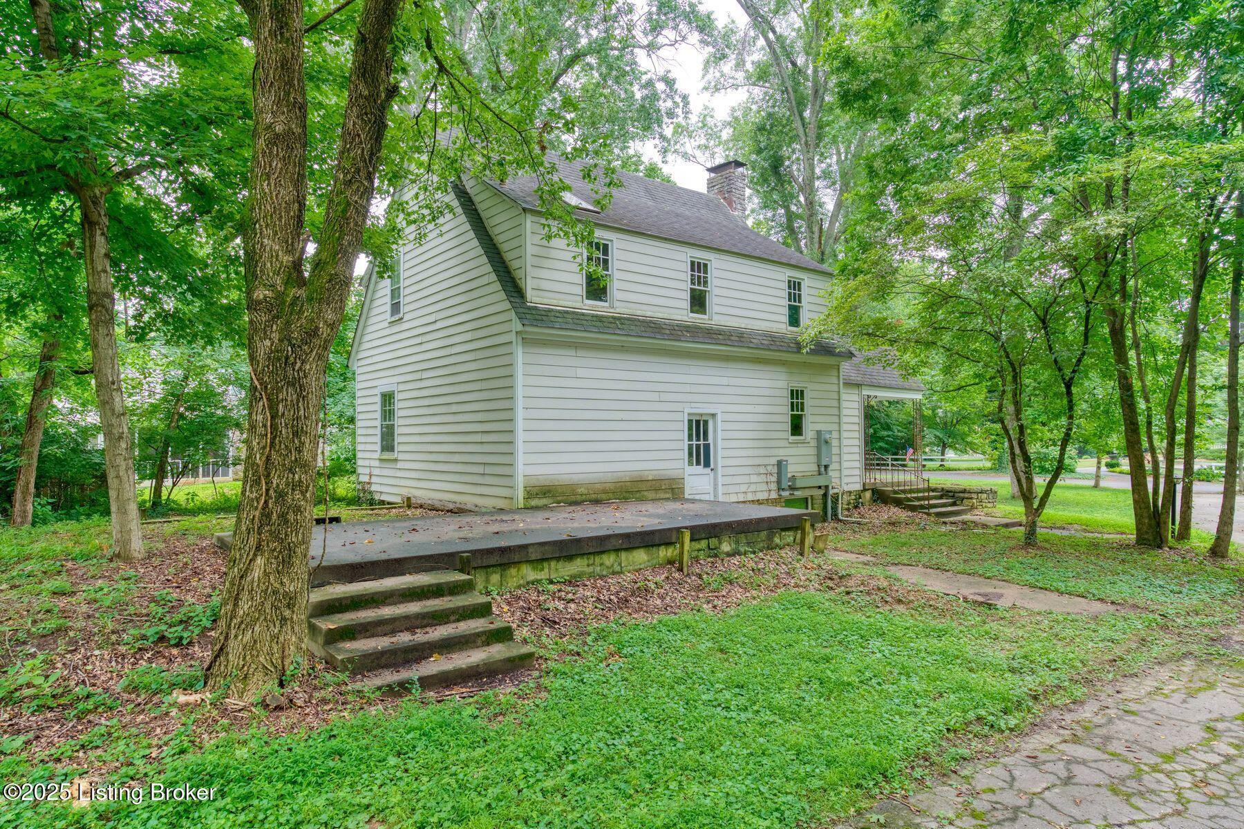 907 Glenbrook Rd