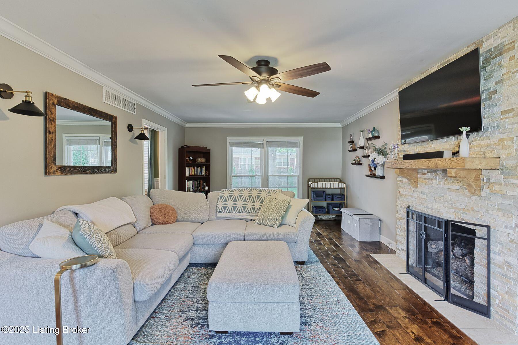 1007 Girard Dr