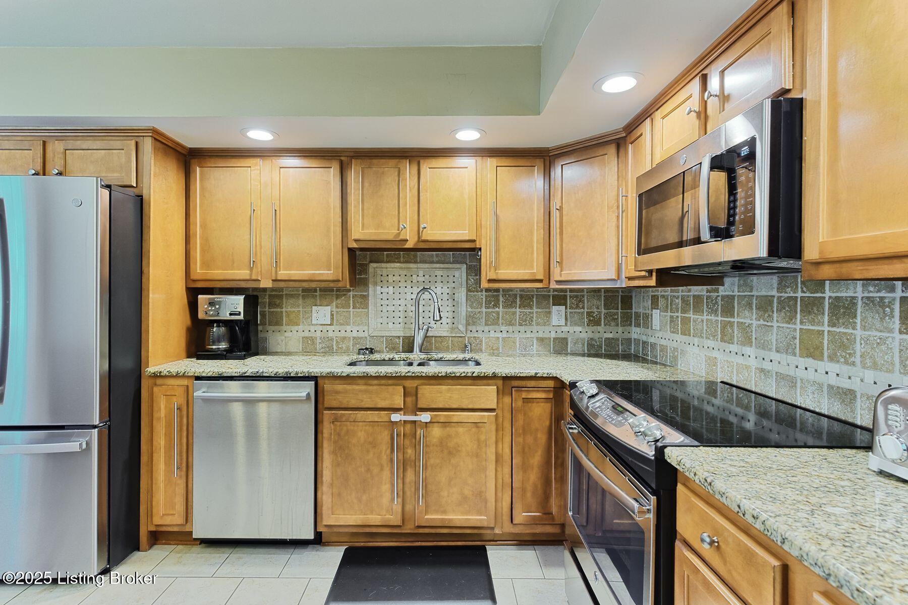 1007 Girard Dr