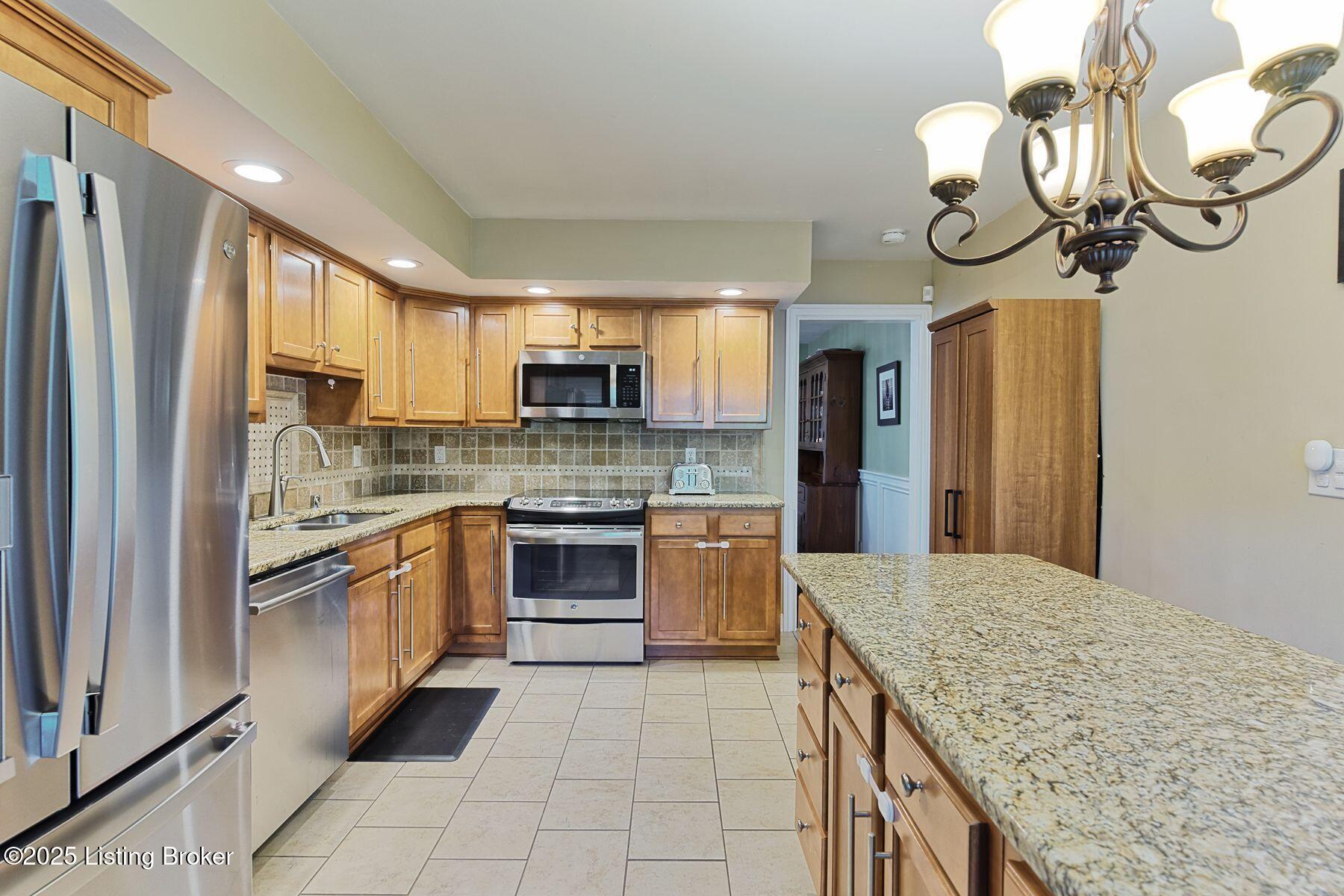 1007 Girard Dr