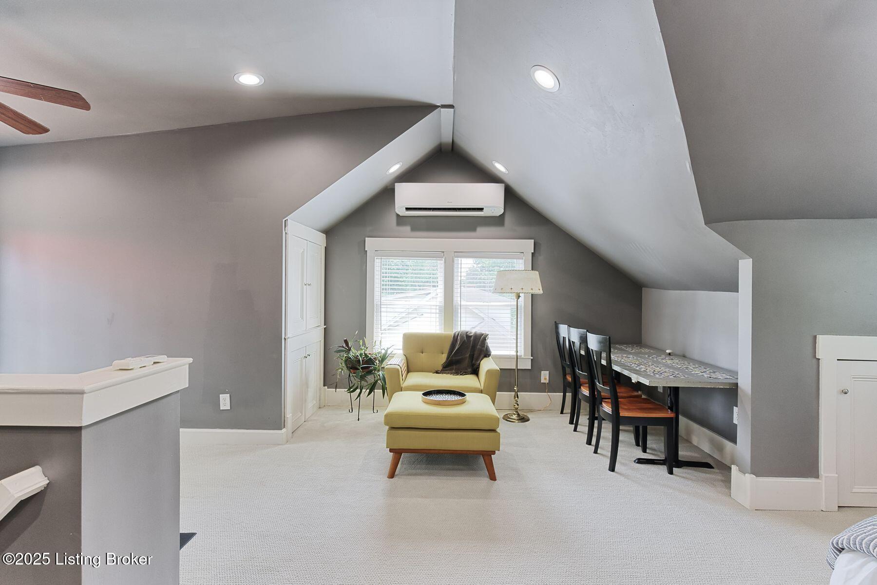 1700 Shady Ln