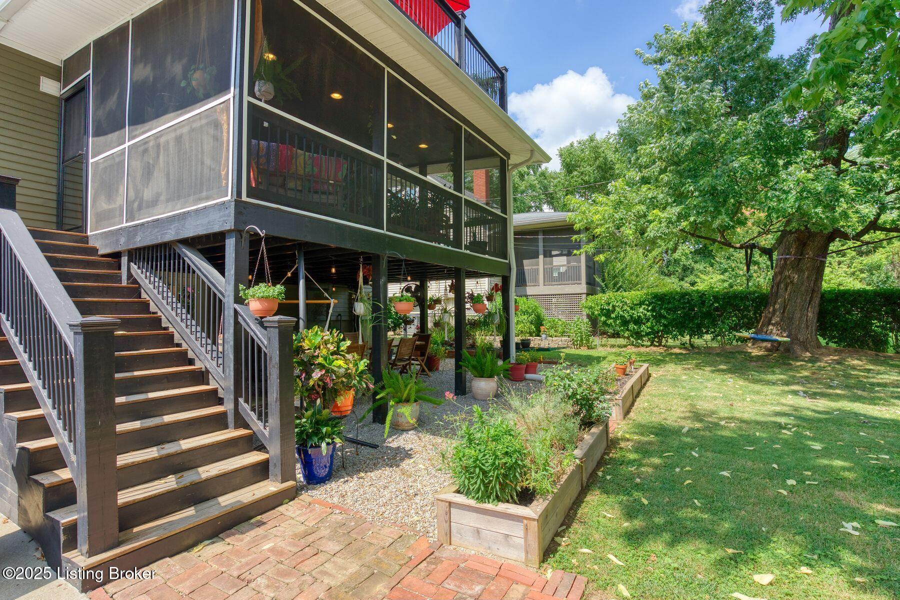 1700 Shady Ln