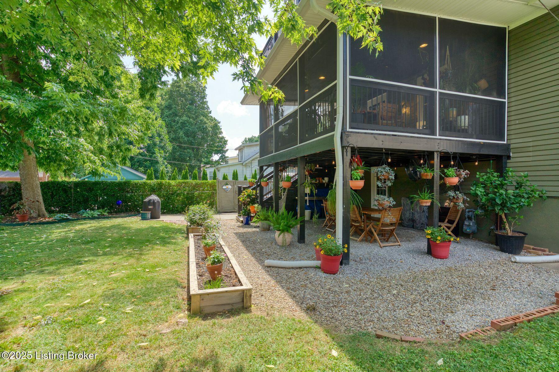 1700 Shady Ln