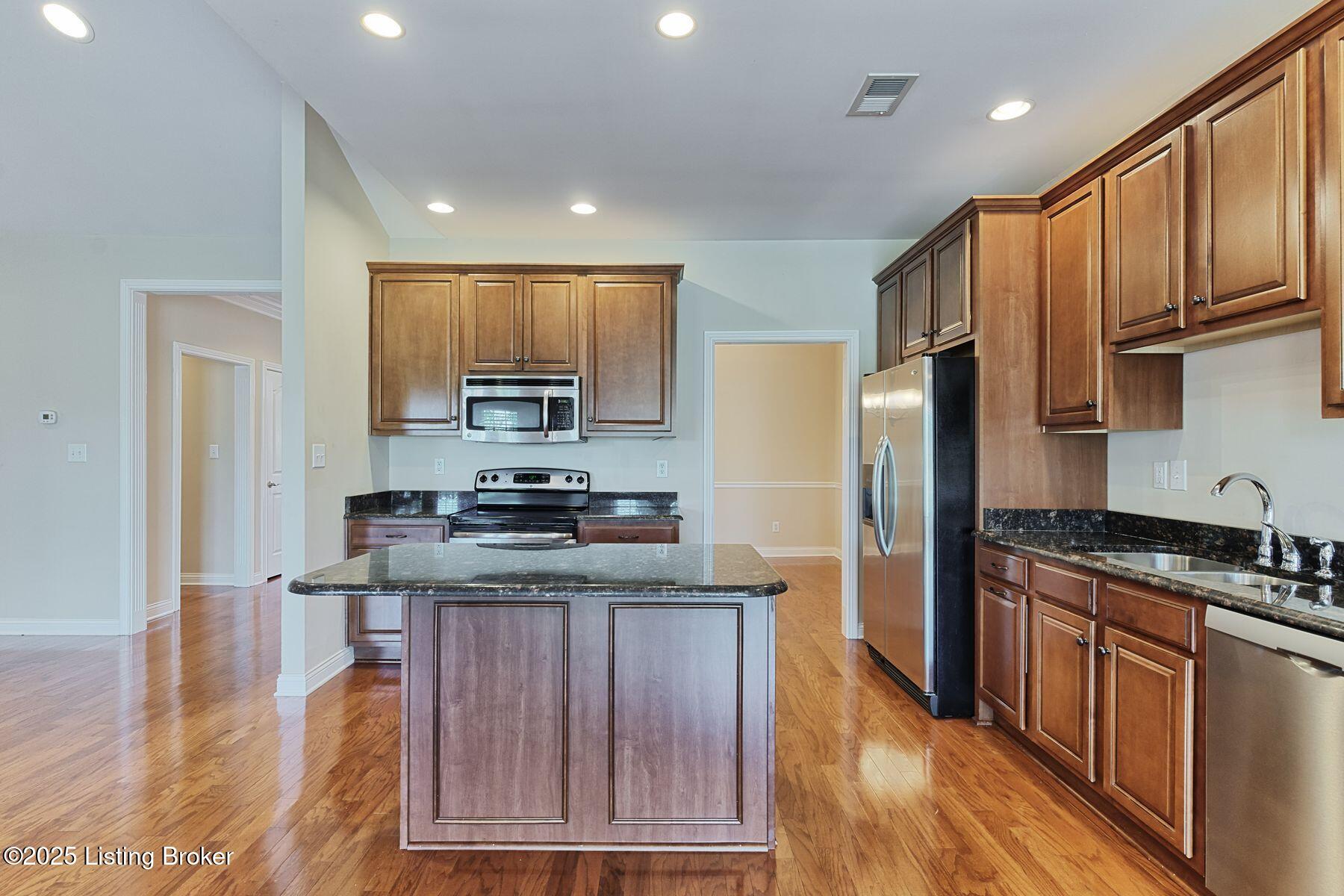 14518 Lake Village Dr 4B