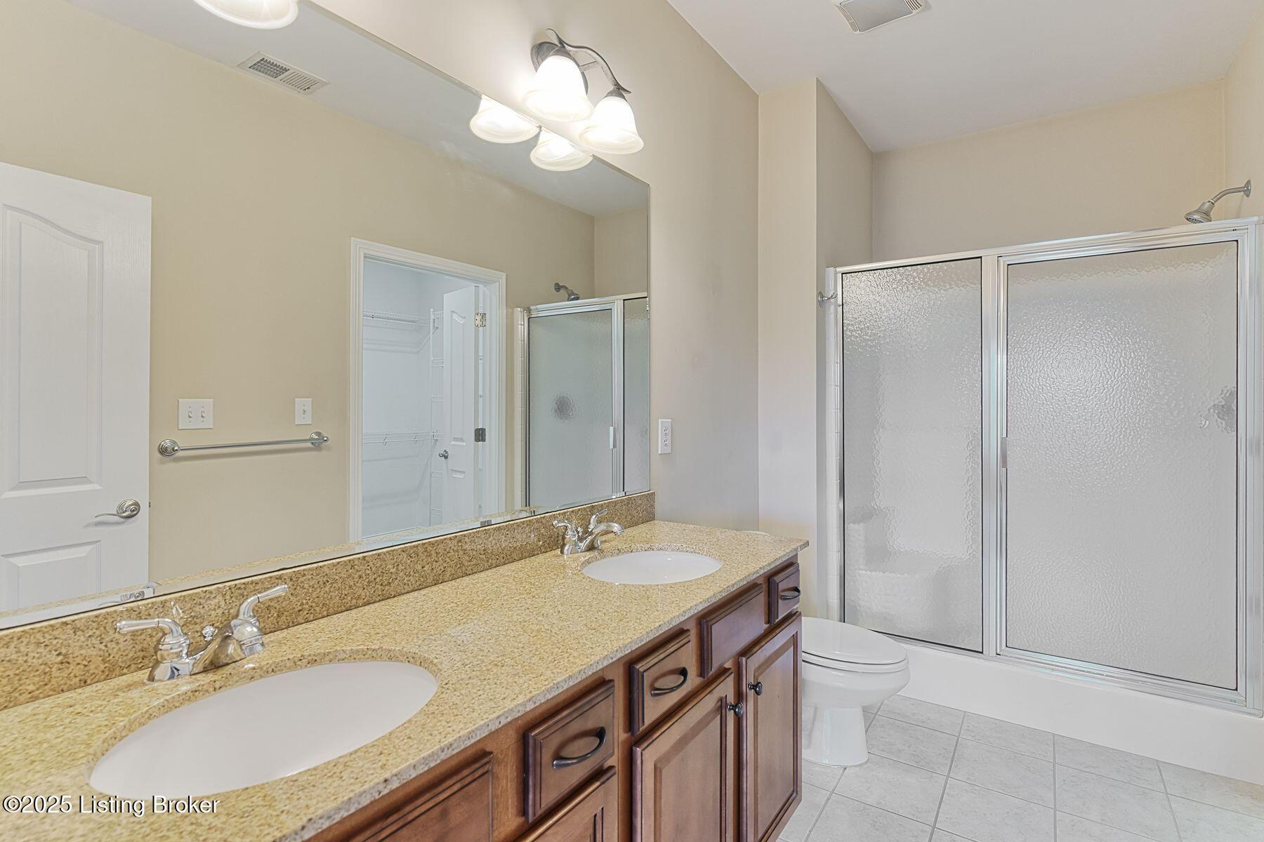14518 Lake Village Dr 4B