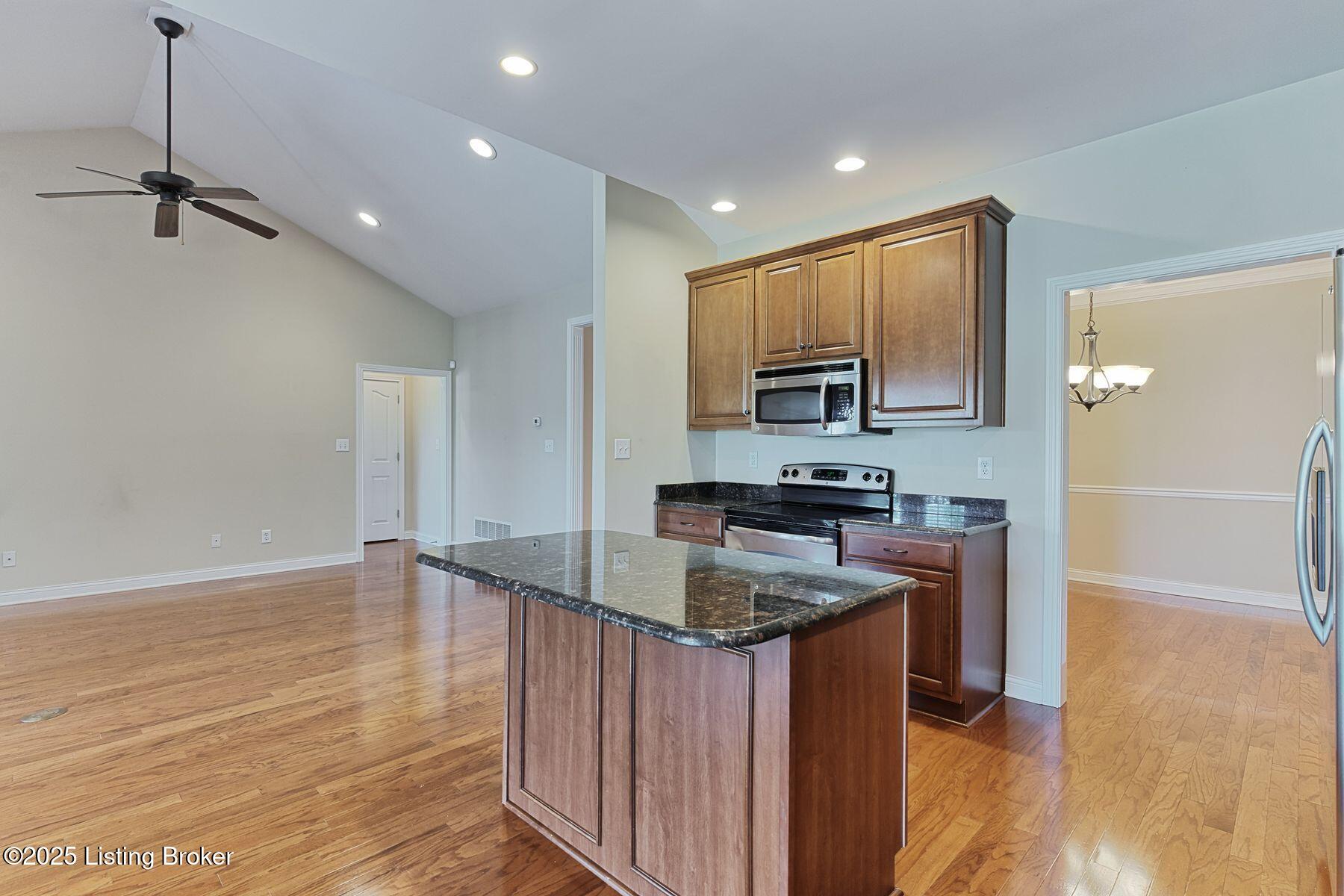 14518 Lake Village Dr 4B