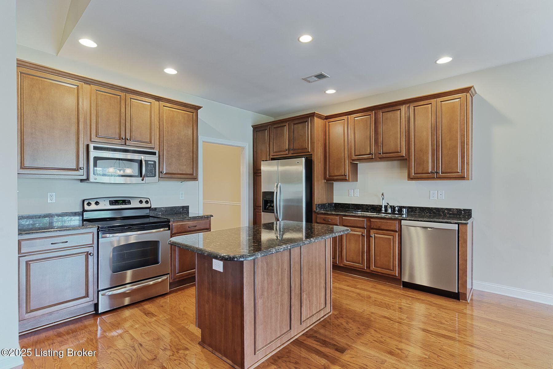 14518 Lake Village Dr 4B