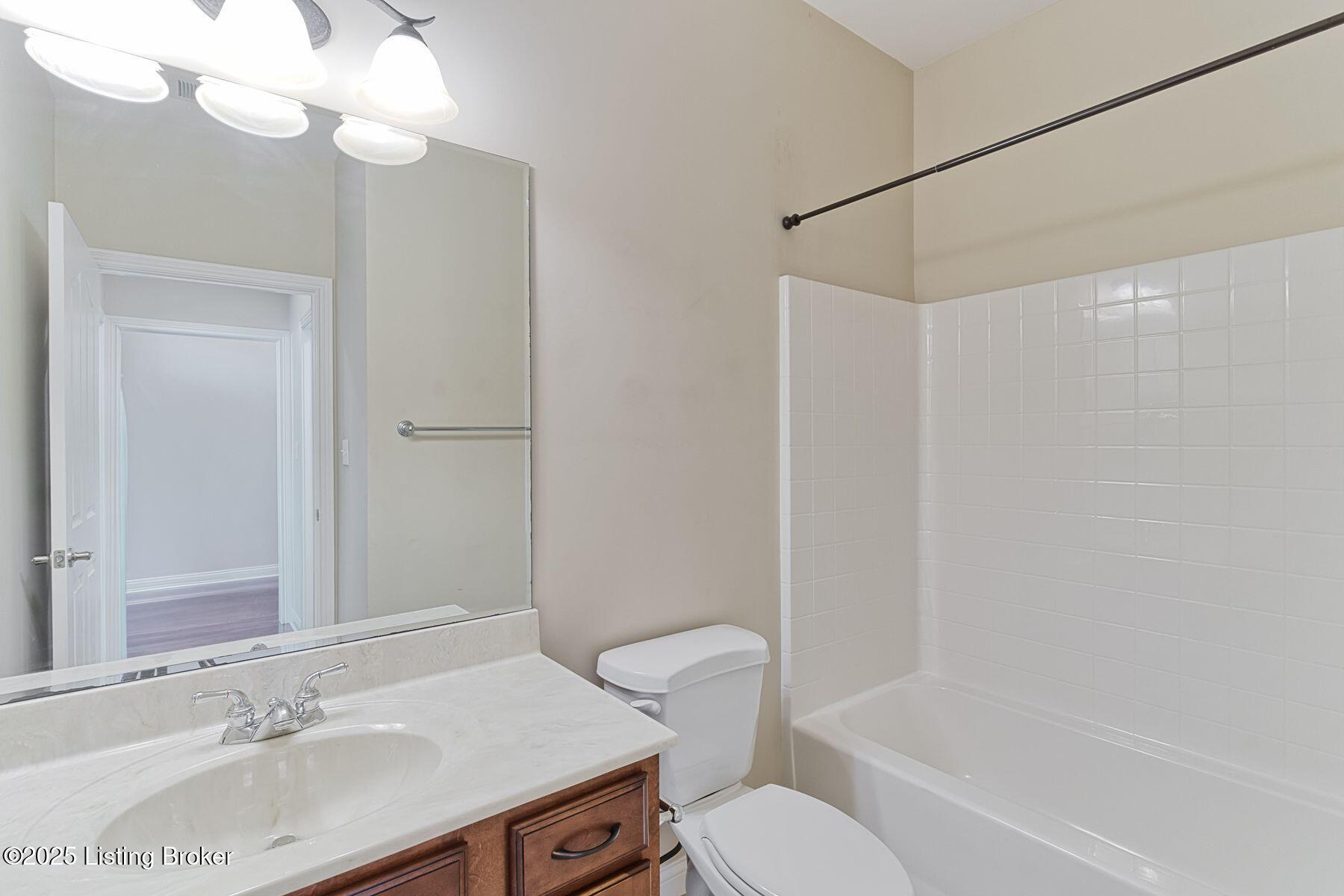 14518 Lake Village Dr 4B