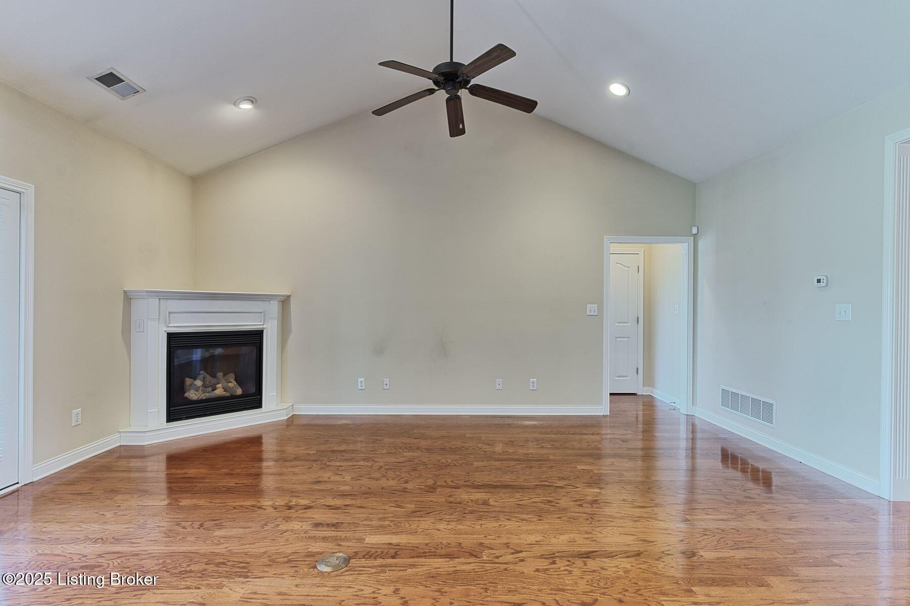 14518 Lake Village Dr 4B