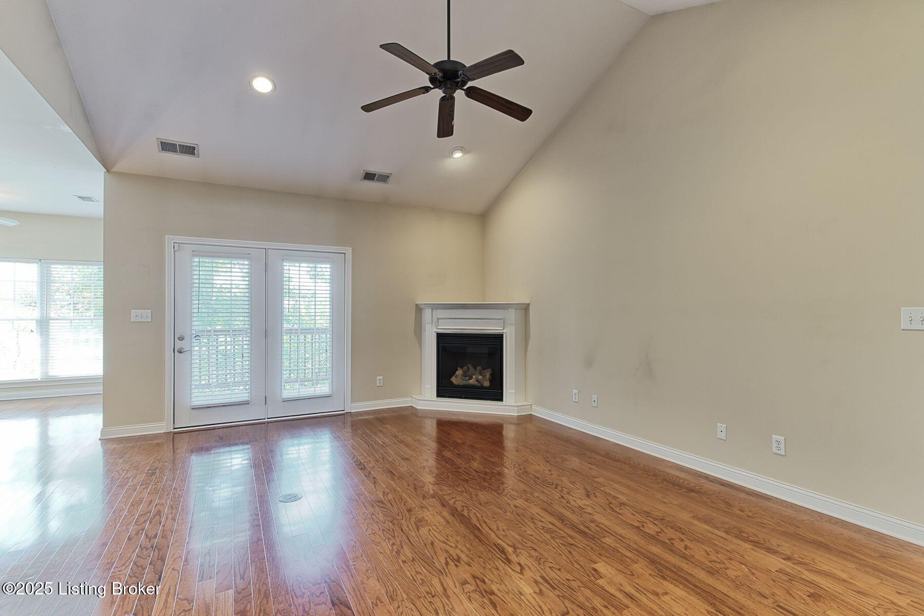14518 Lake Village Dr 4B