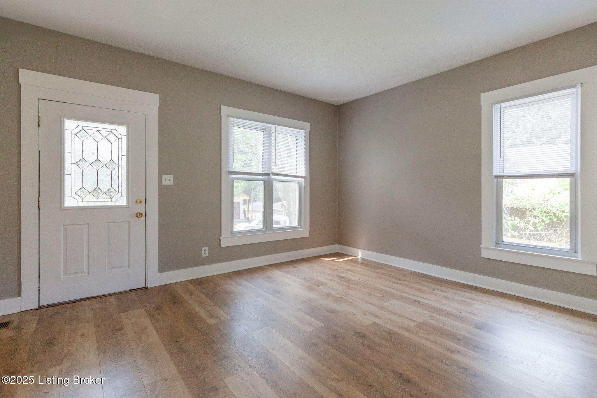 2715 Hillside Terrace