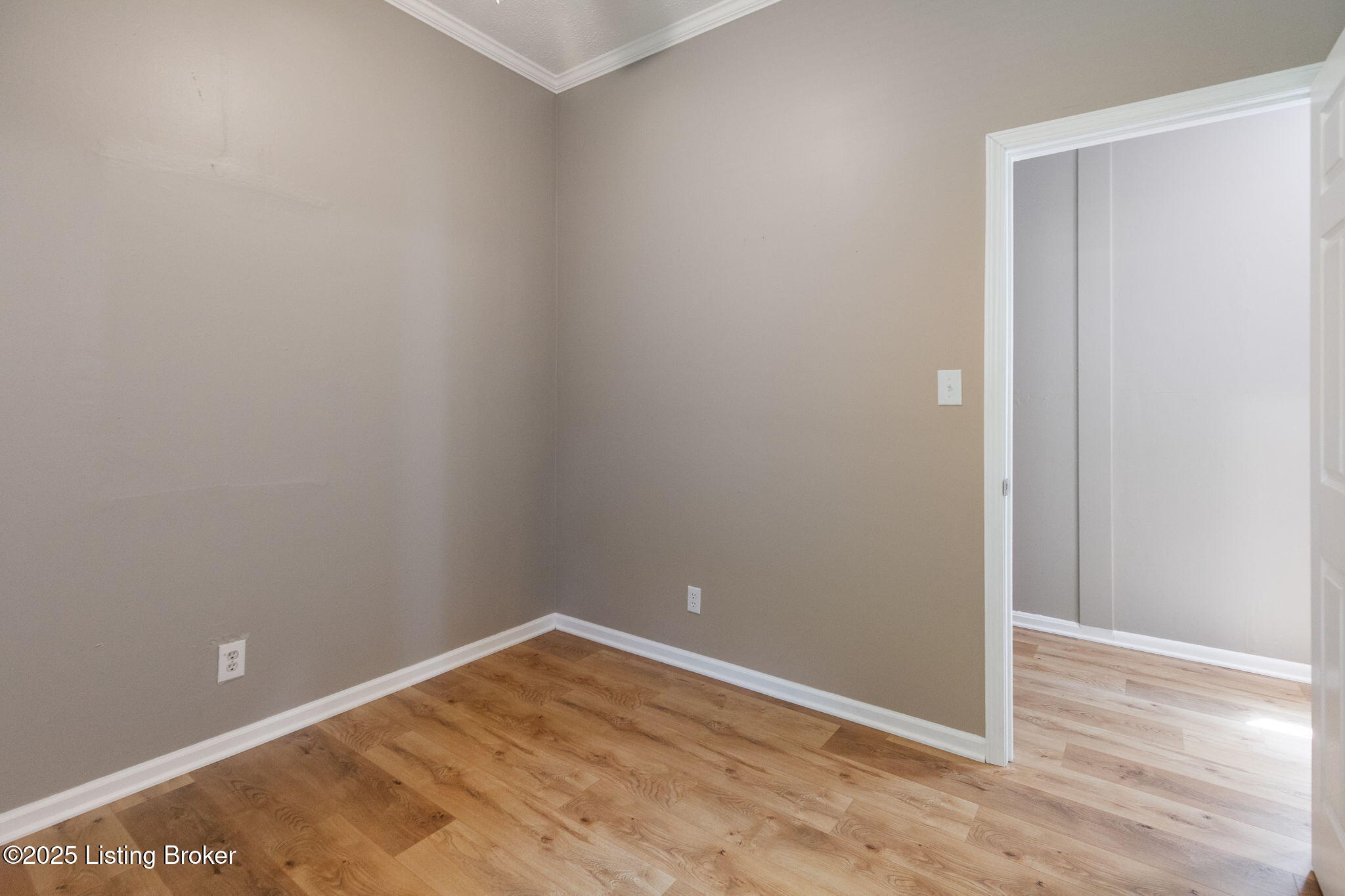 2715 Hillside Terrace
