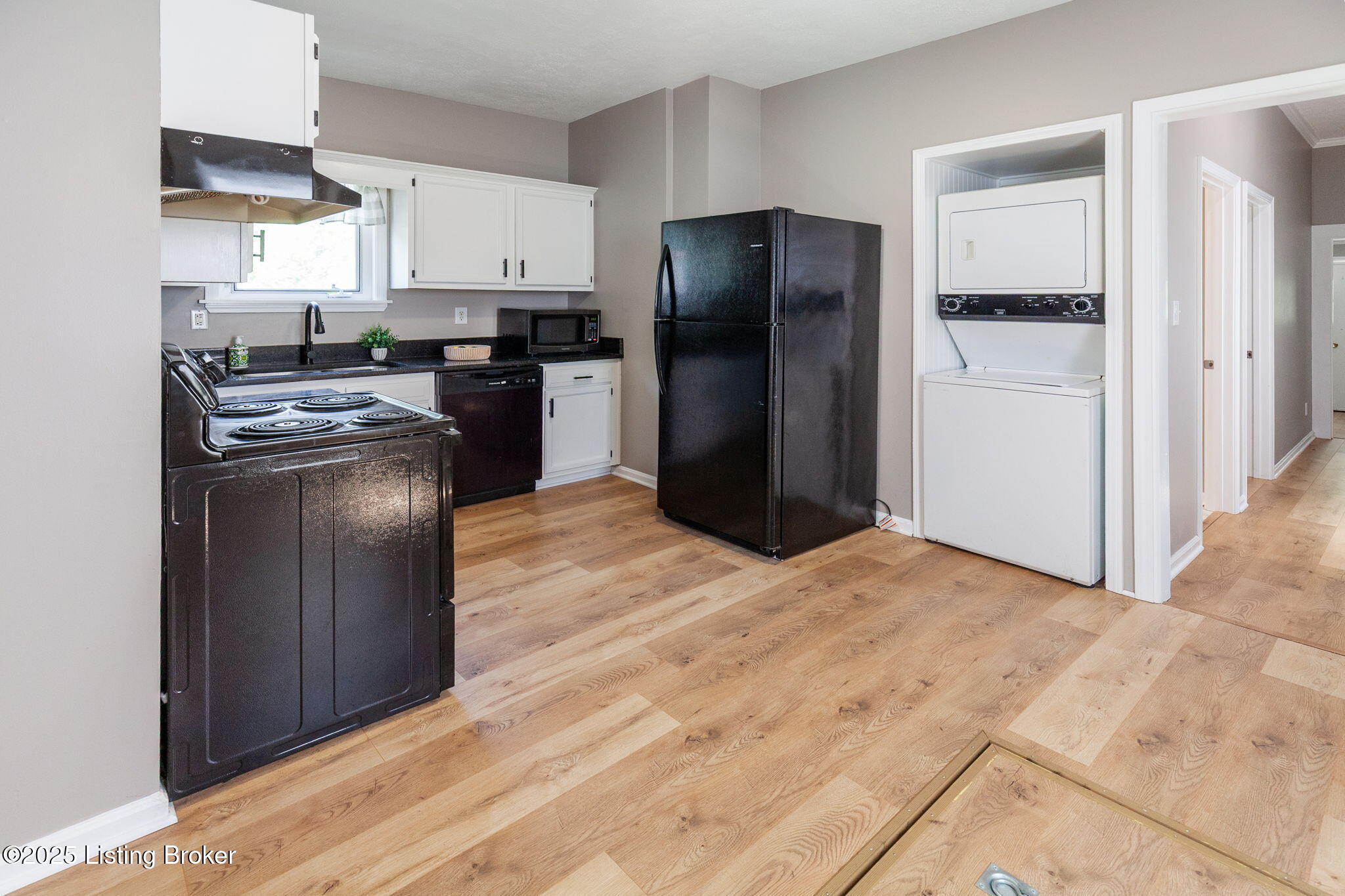 2715 Hillside Terrace