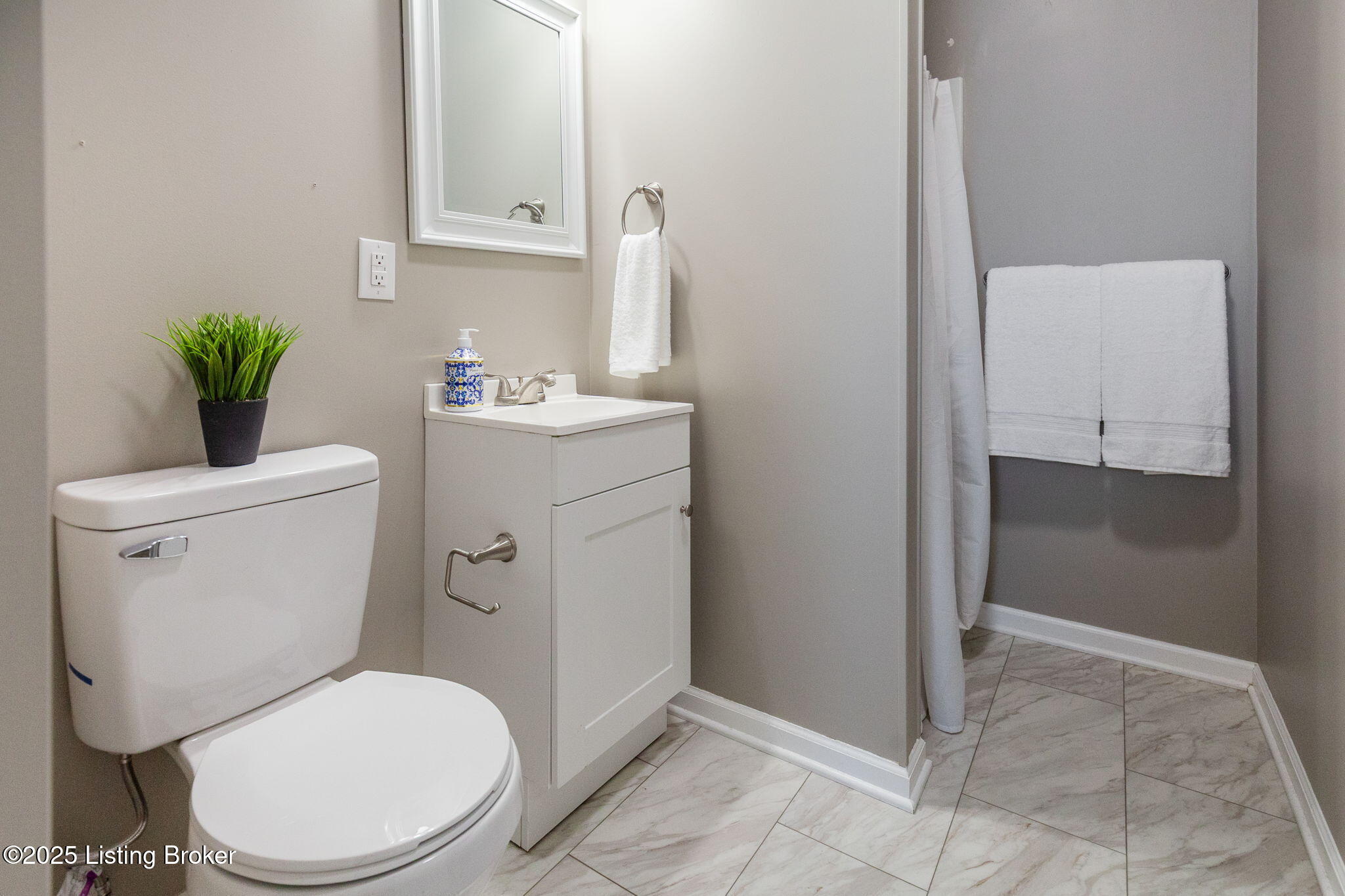 2715 Hillside Terrace