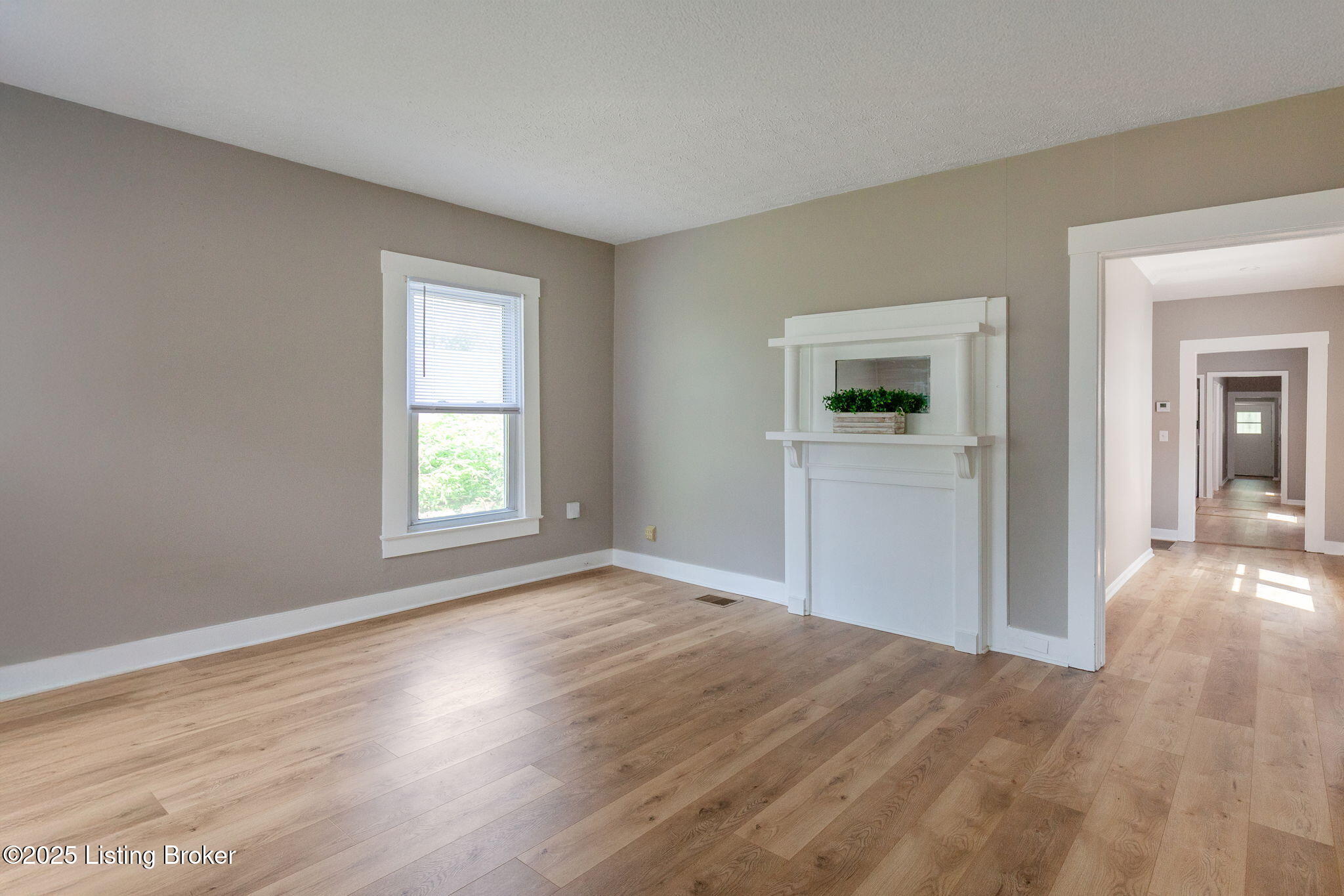2715 Hillside Terrace