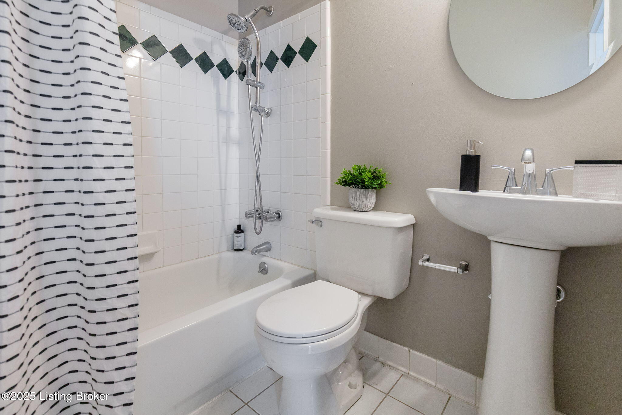 2715 Hillside Terrace