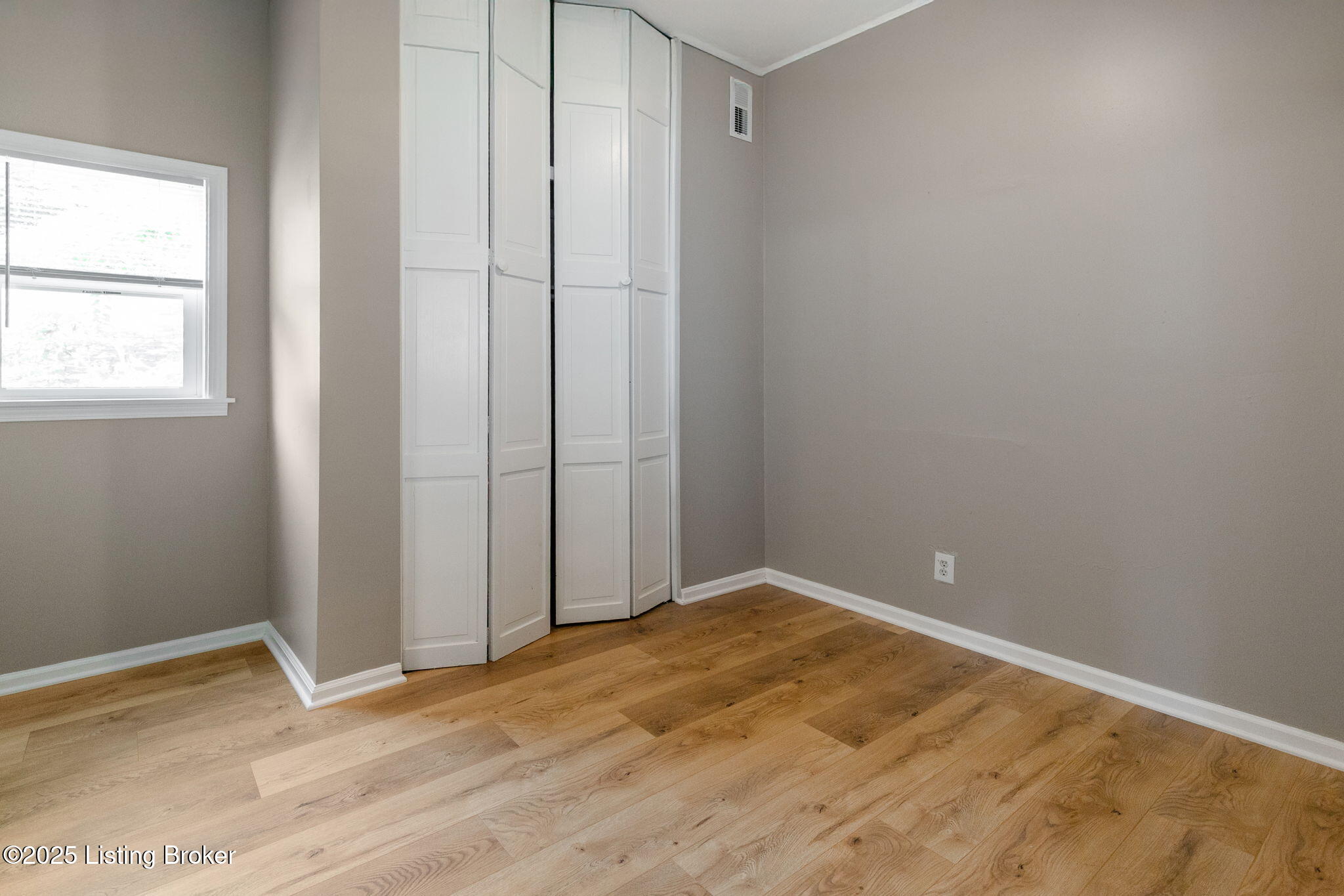 2715 Hillside Terrace