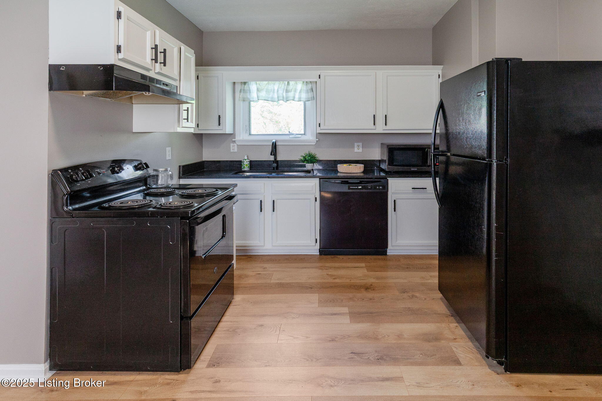 2715 Hillside Terrace