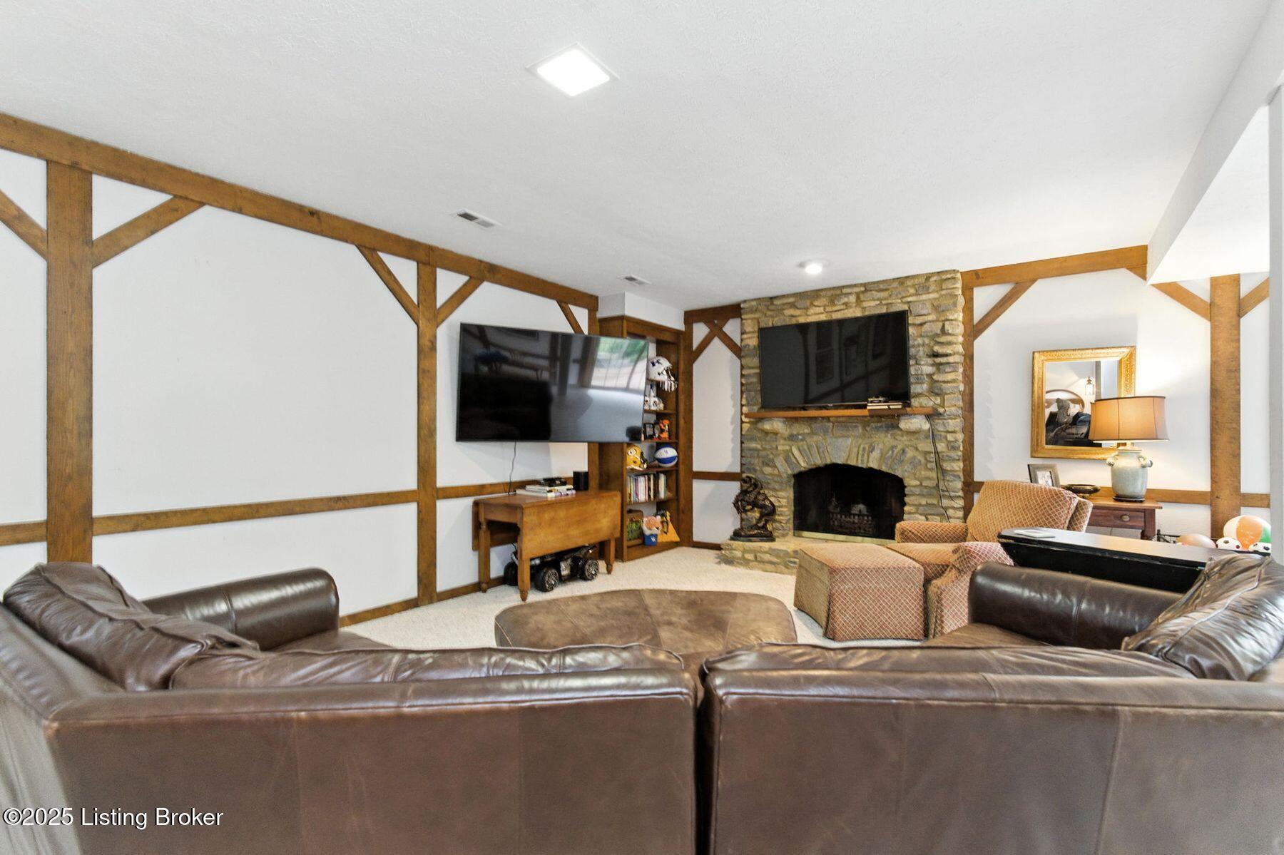3710 Hillsdale Rd