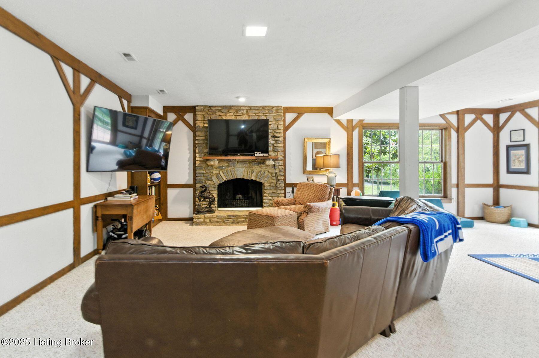 3710 Hillsdale Rd