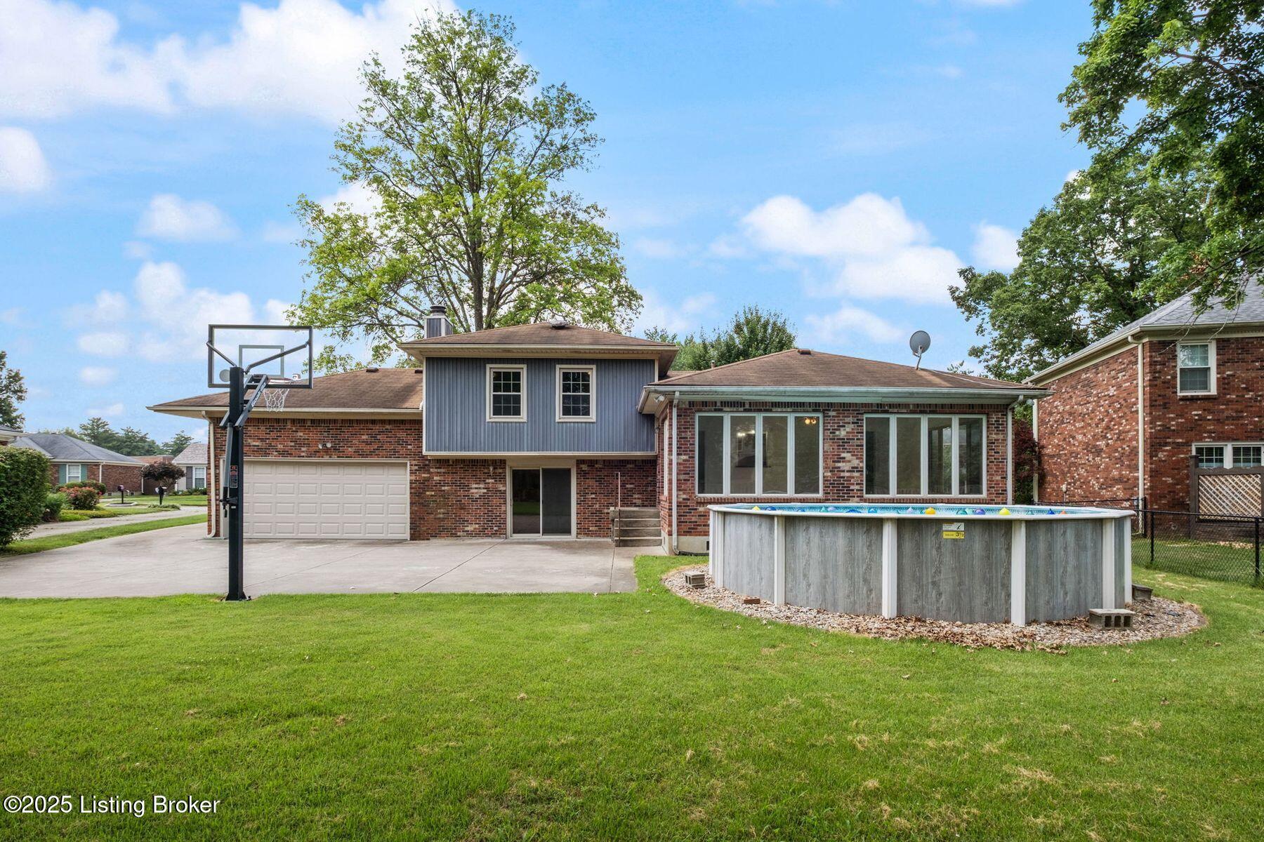 2409 Hayward Rd
