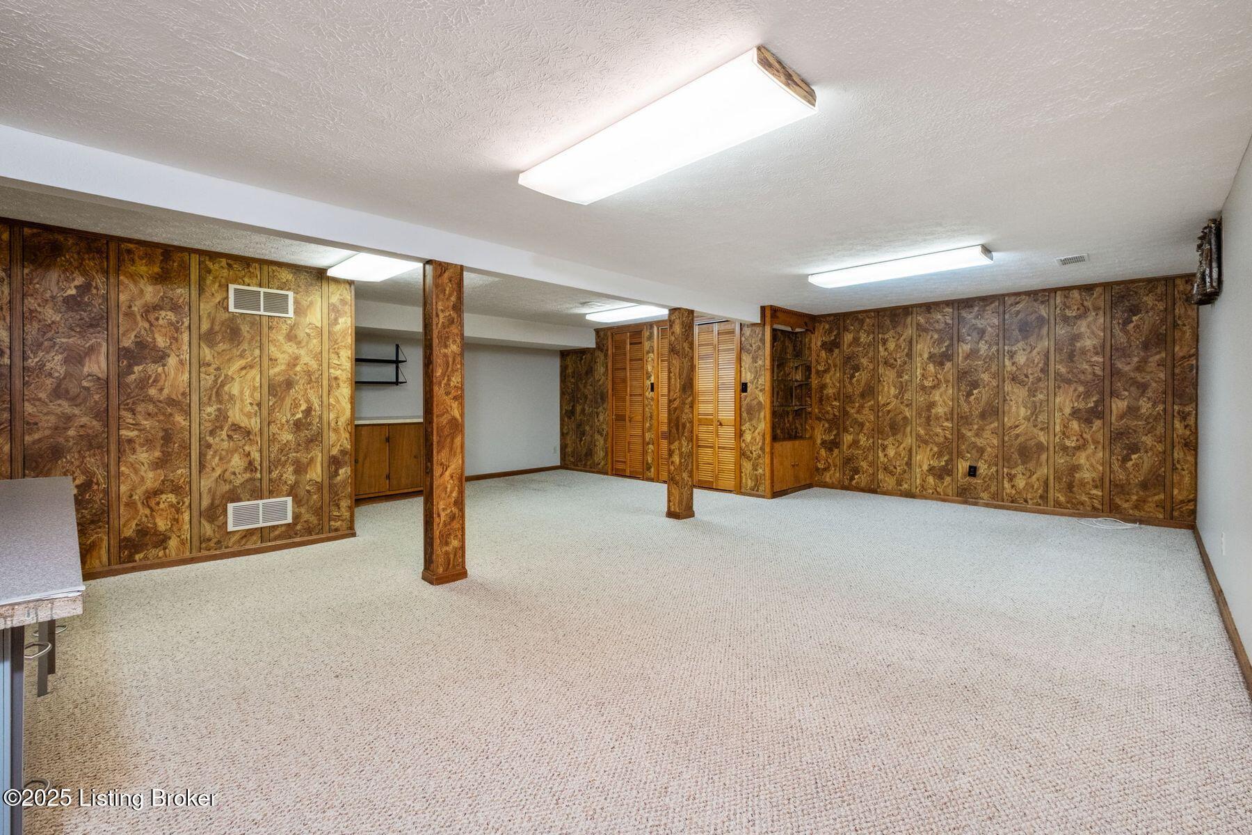2409 Hayward Rd