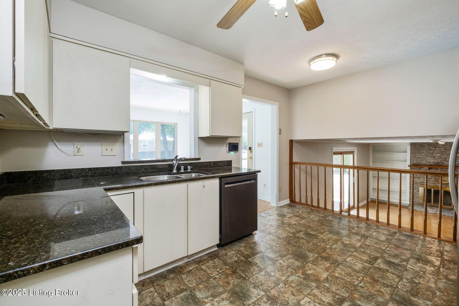2409 Hayward Rd