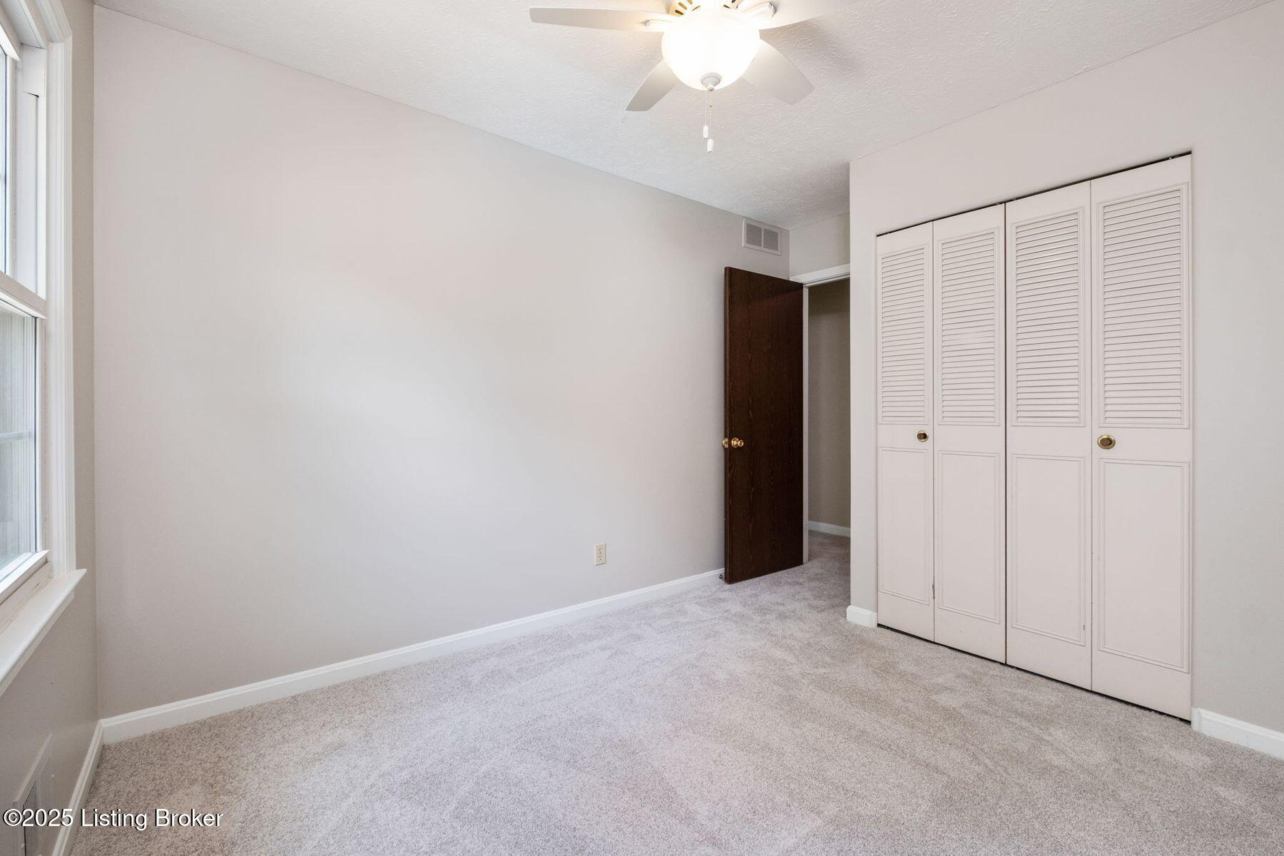 2409 Hayward Rd