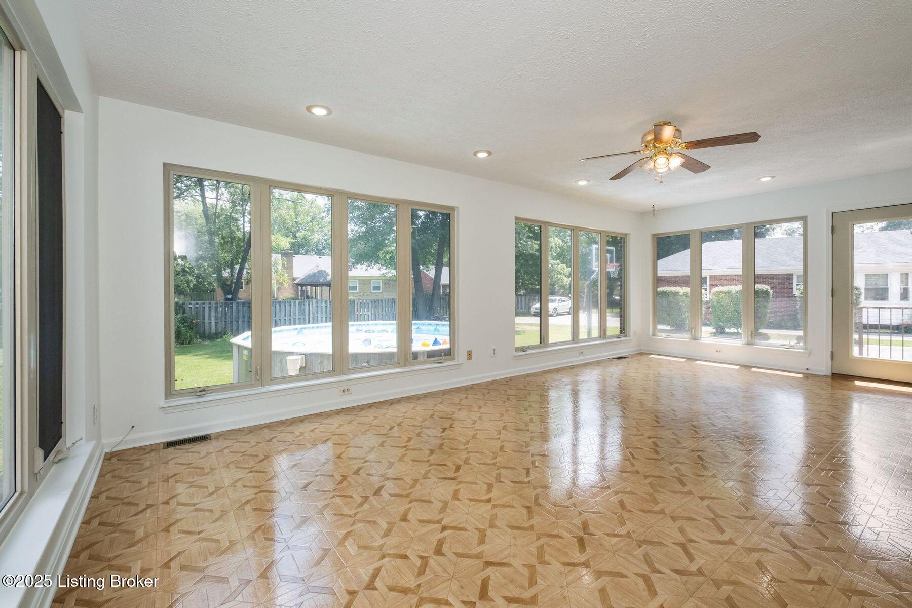 2409 Hayward Rd