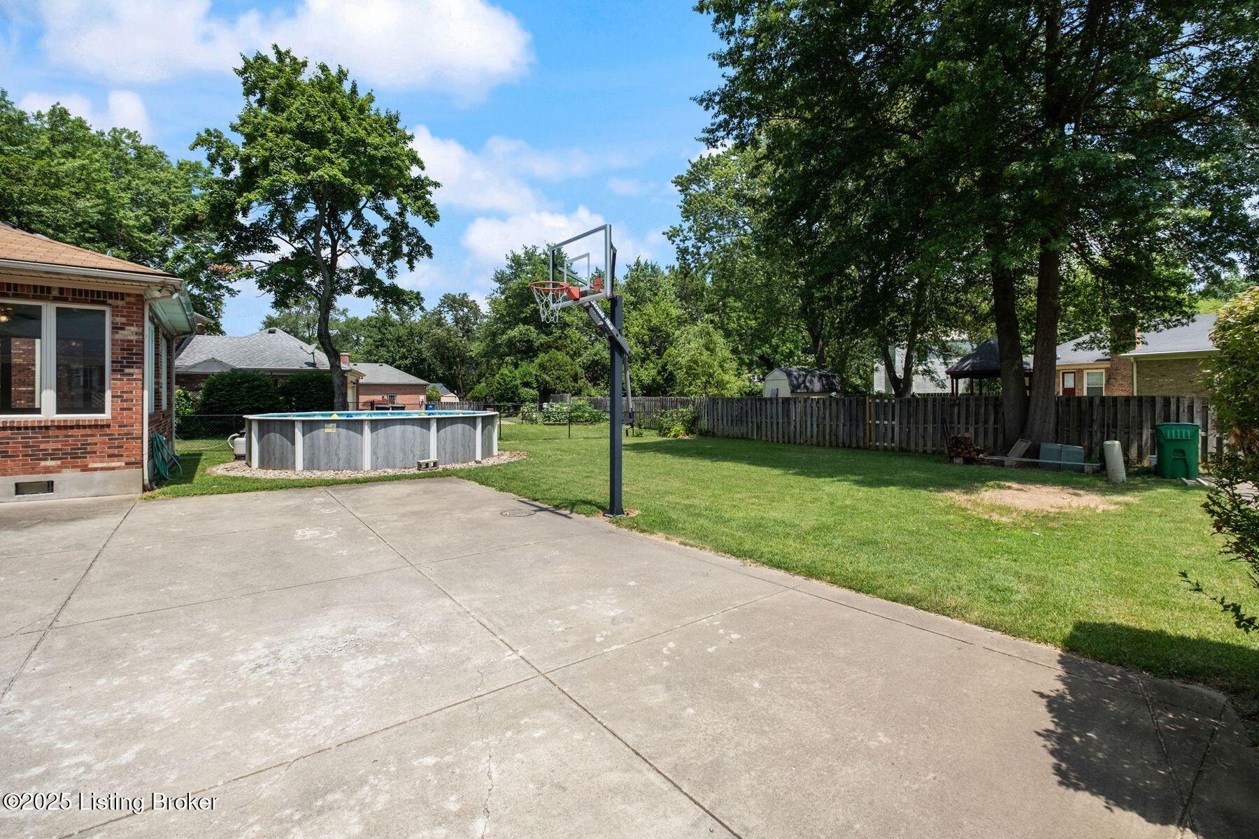 2409 Hayward Rd