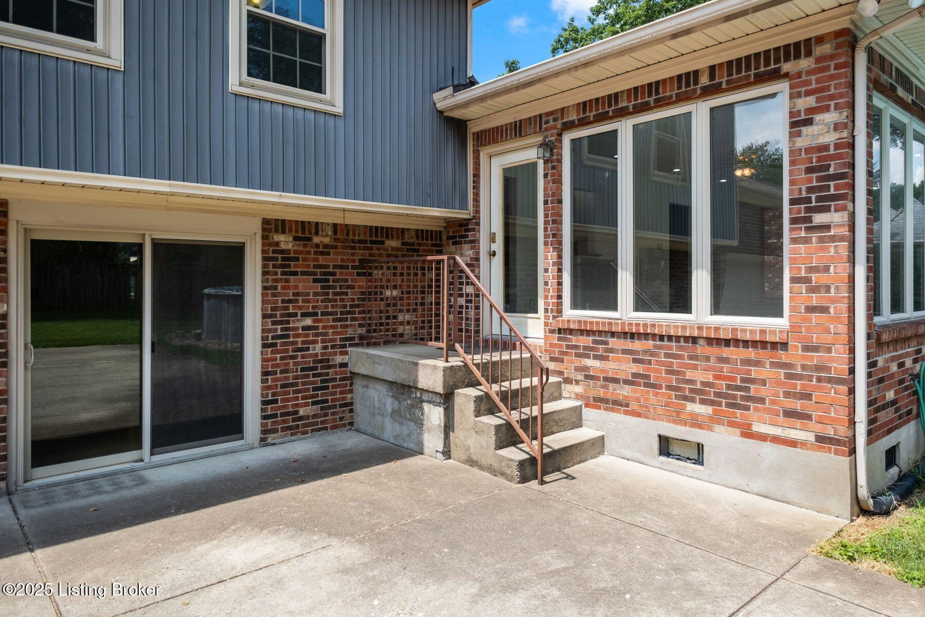 2409 Hayward Rd