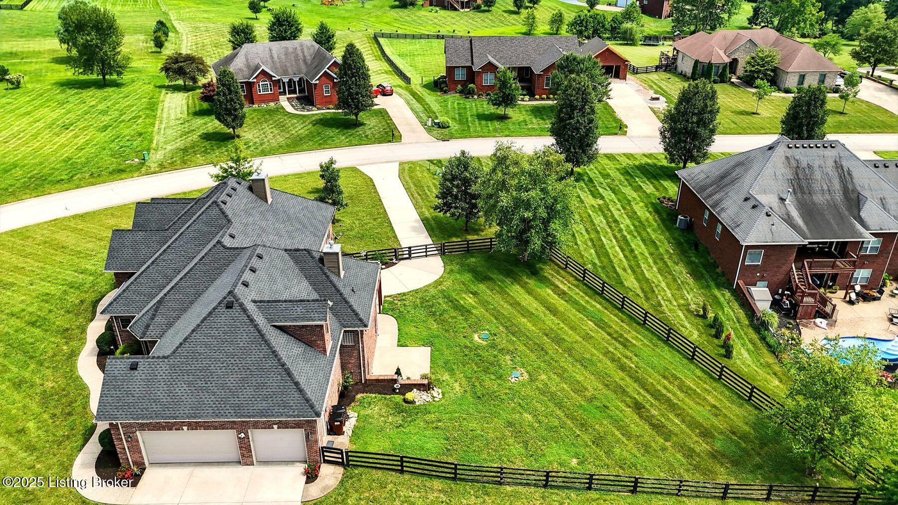 139 Glen Way