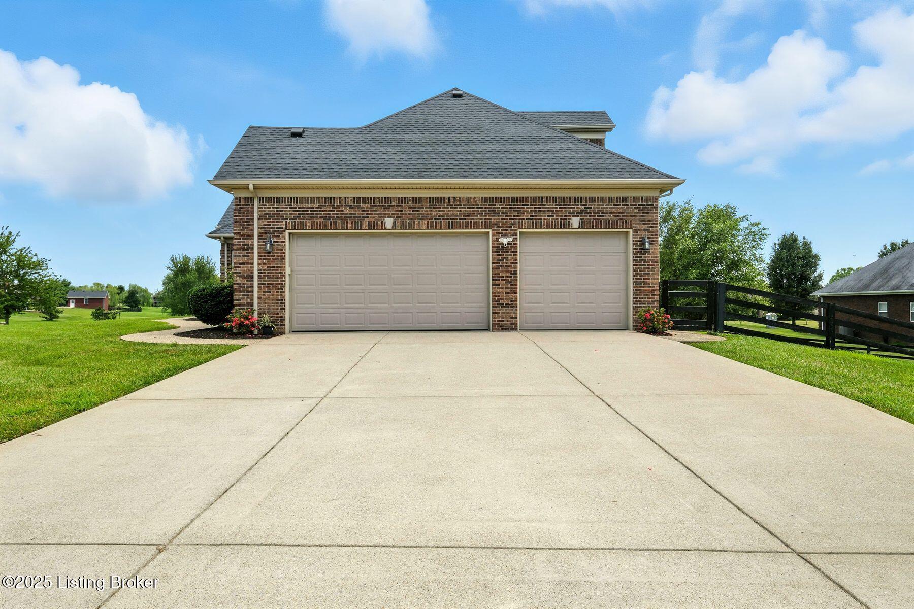 139 Glen Way