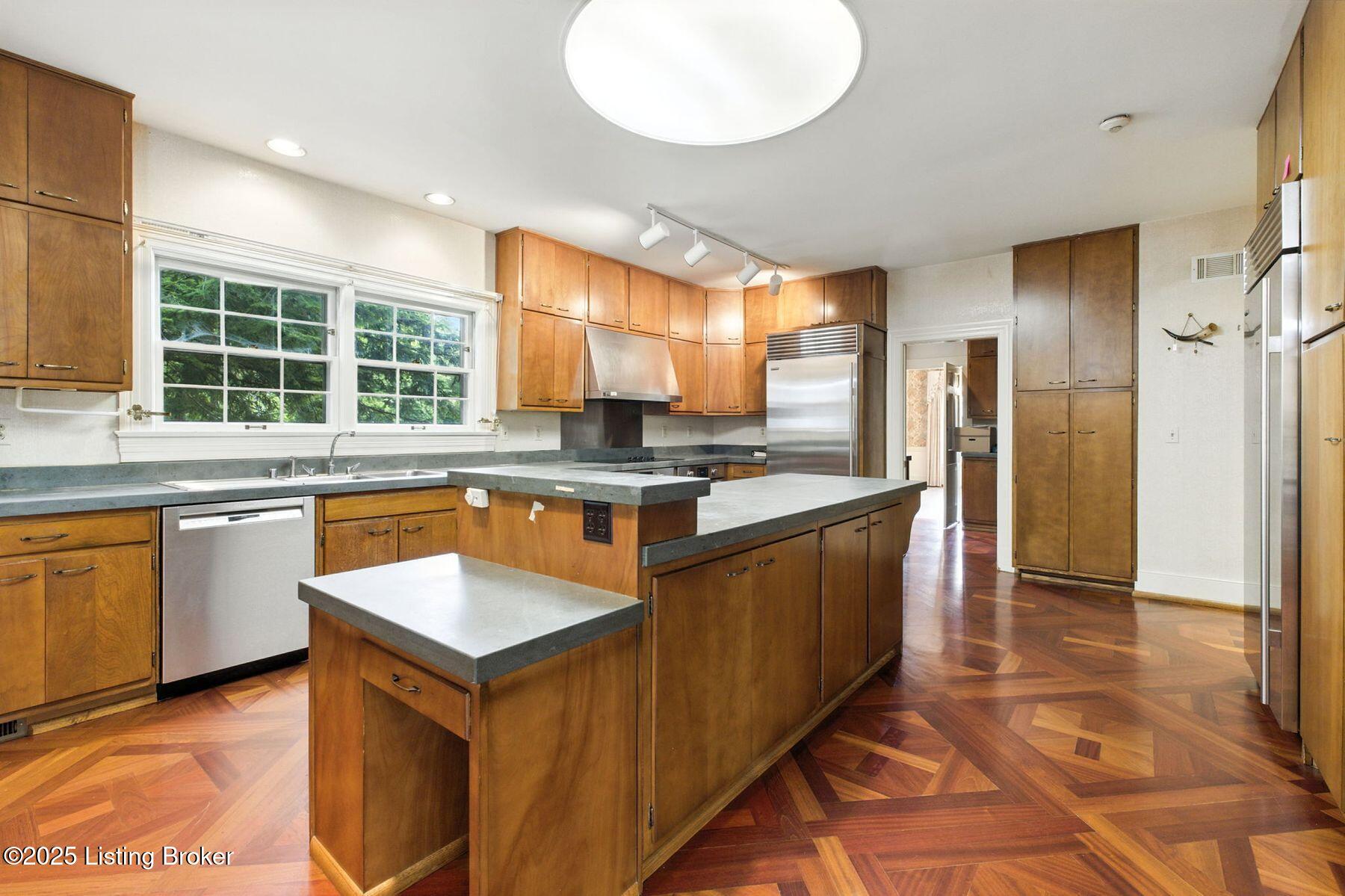 123 Arrowhead Rd