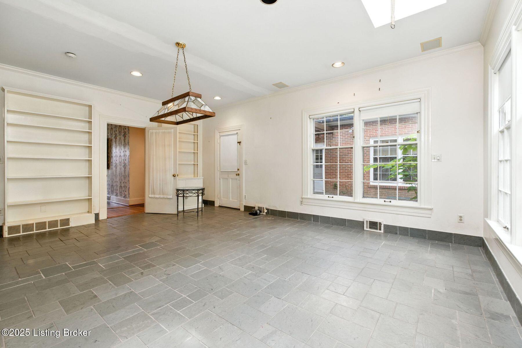 123 Arrowhead Rd