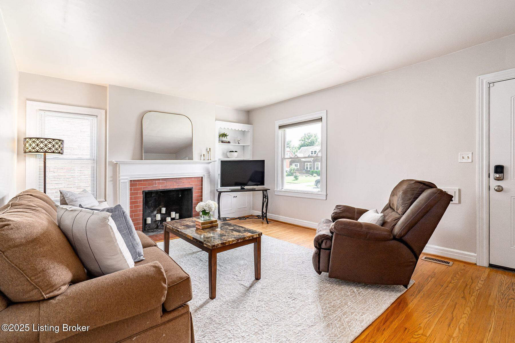 1011 Greenleaf Rd