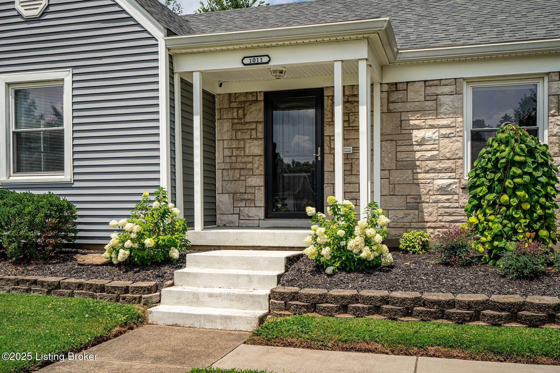 1011 Greenleaf Rd