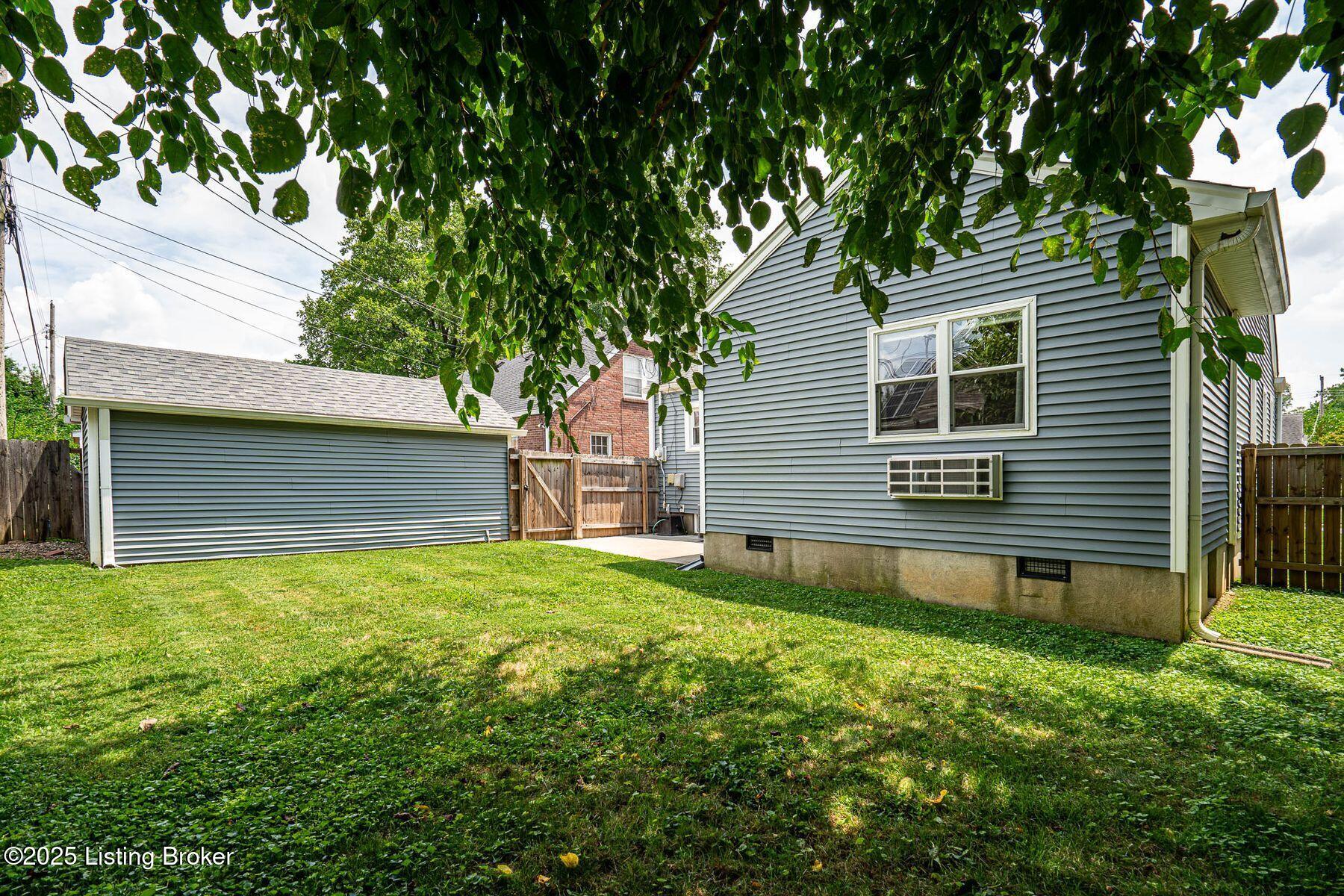 1011 Greenleaf Rd